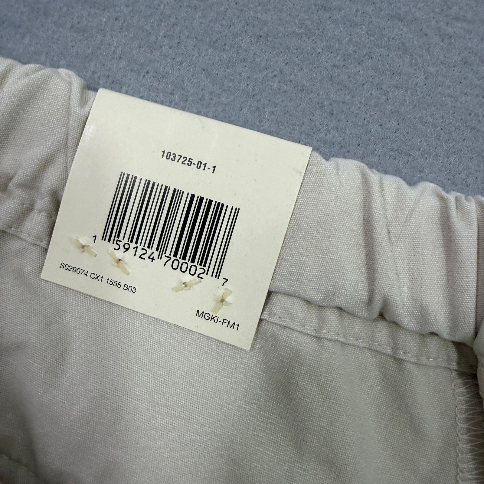 Gap Gap Flat Front Khaki Chino Shorts Medium Beige 8" Inseam NEW Size US 34 / EU 50 - 5 Thumbnail
