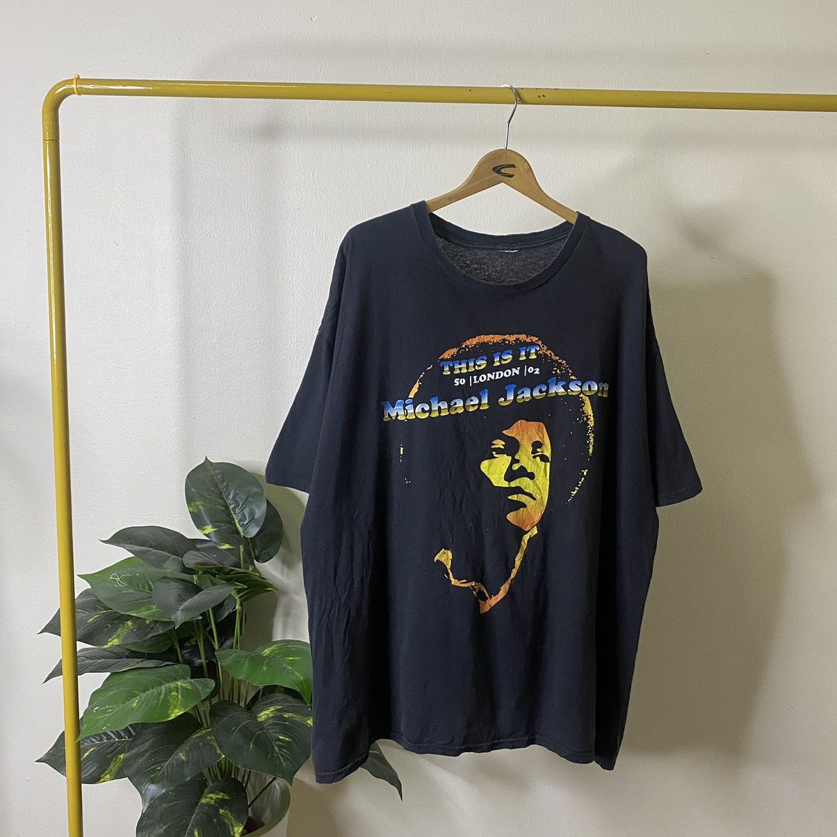 Michael Jackson Vintage 2002 Michael Jackson This Is It Tour Tee Size US XXL / EU 58 / 5 - 1 Thumbnail