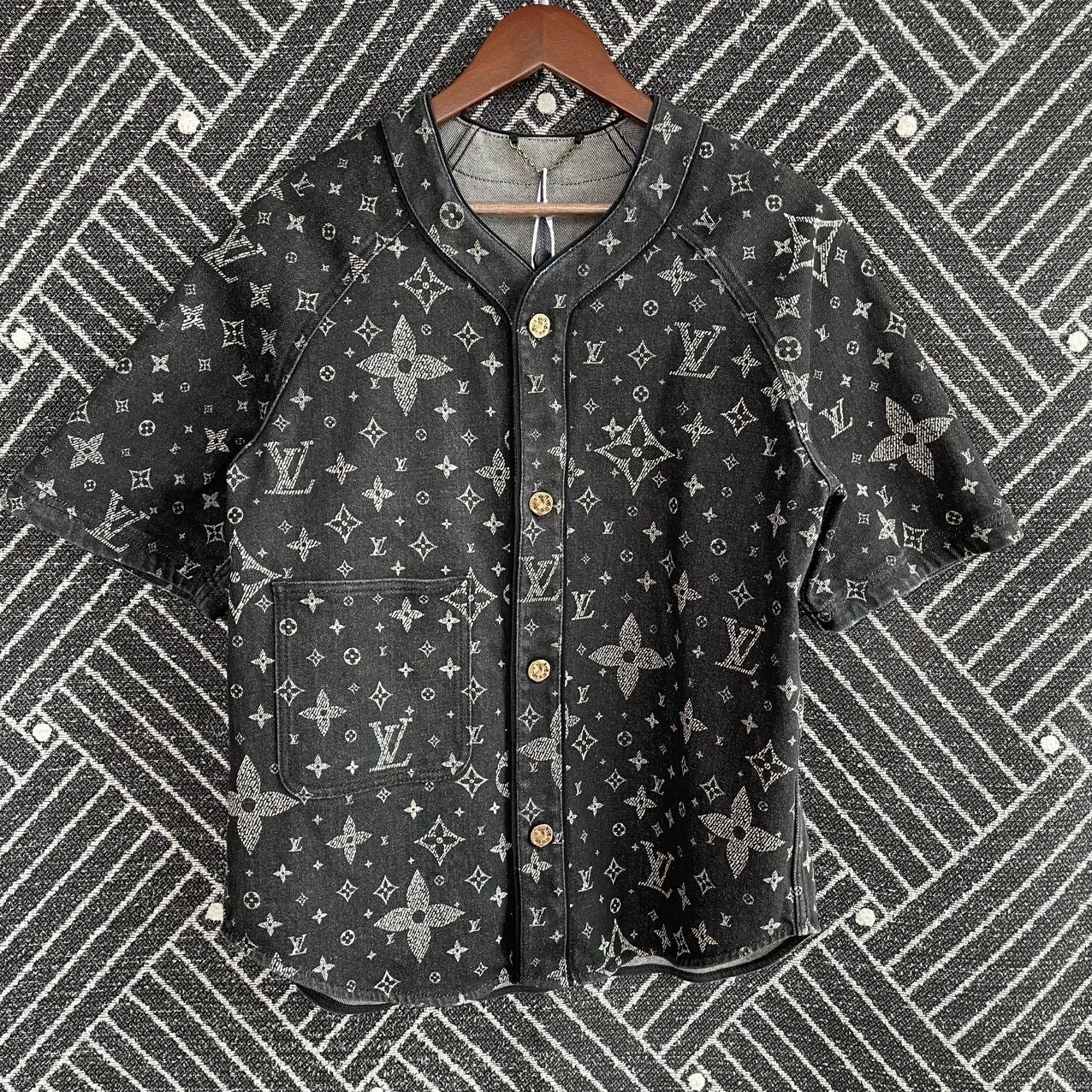 Louis Vuitton Black Patterned Short-Sleeve Button-Up Shirt Size US M / EU 48-50 / 2 - 1 Thumbnail