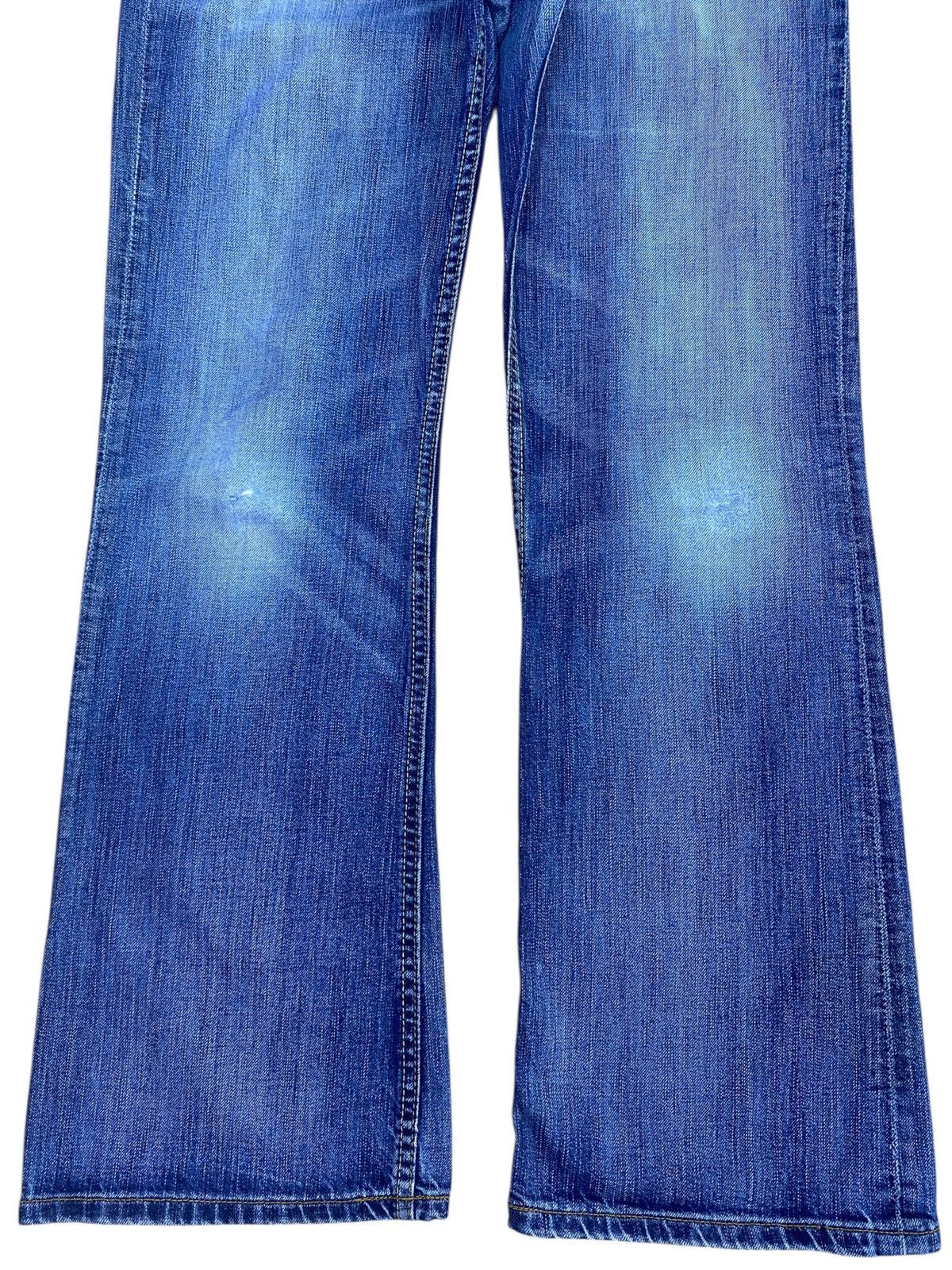Levi's Levi’s Faded Blue Wash Style Bootcut Jeans Size US 33 - 12 Thumbnail
