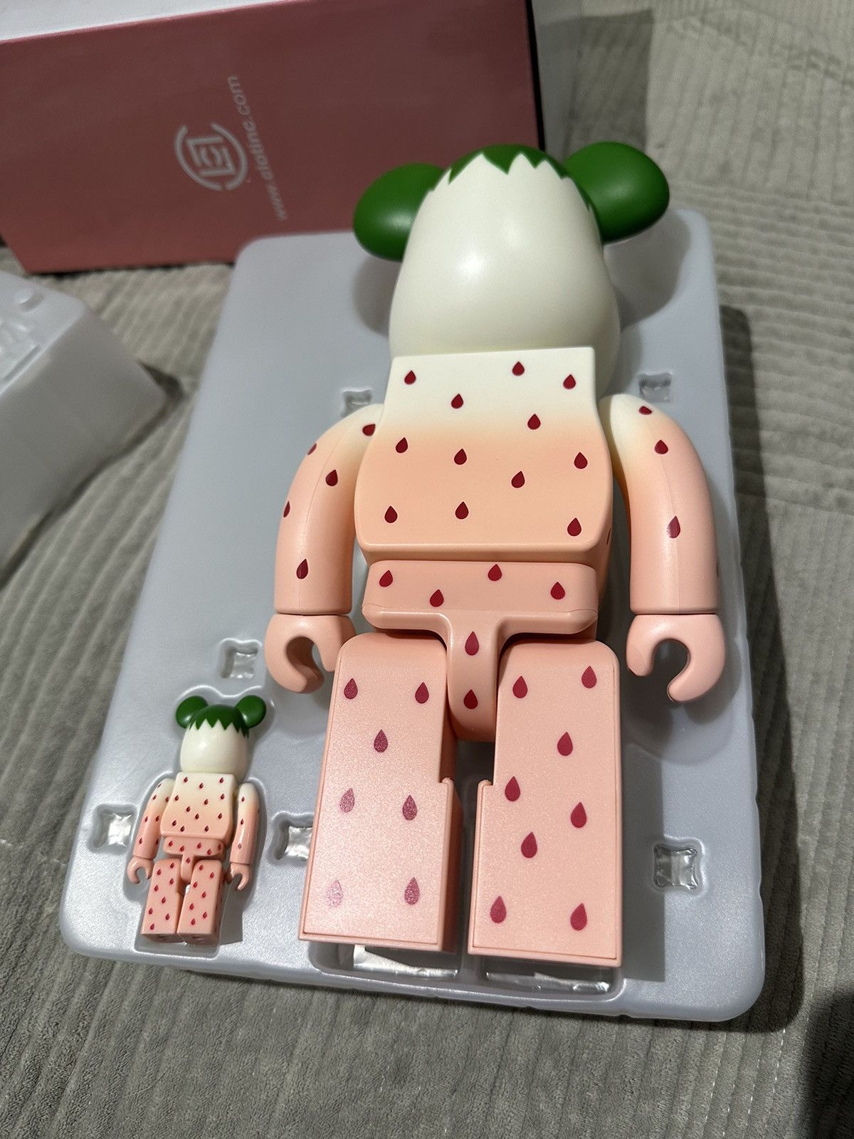 Japanese Brand × Medicom Toy Bearbrick CLOT Summer Fruits Snow Strawberry 100% & 400% Set Size ONE SIZE - 3 Thumbnail