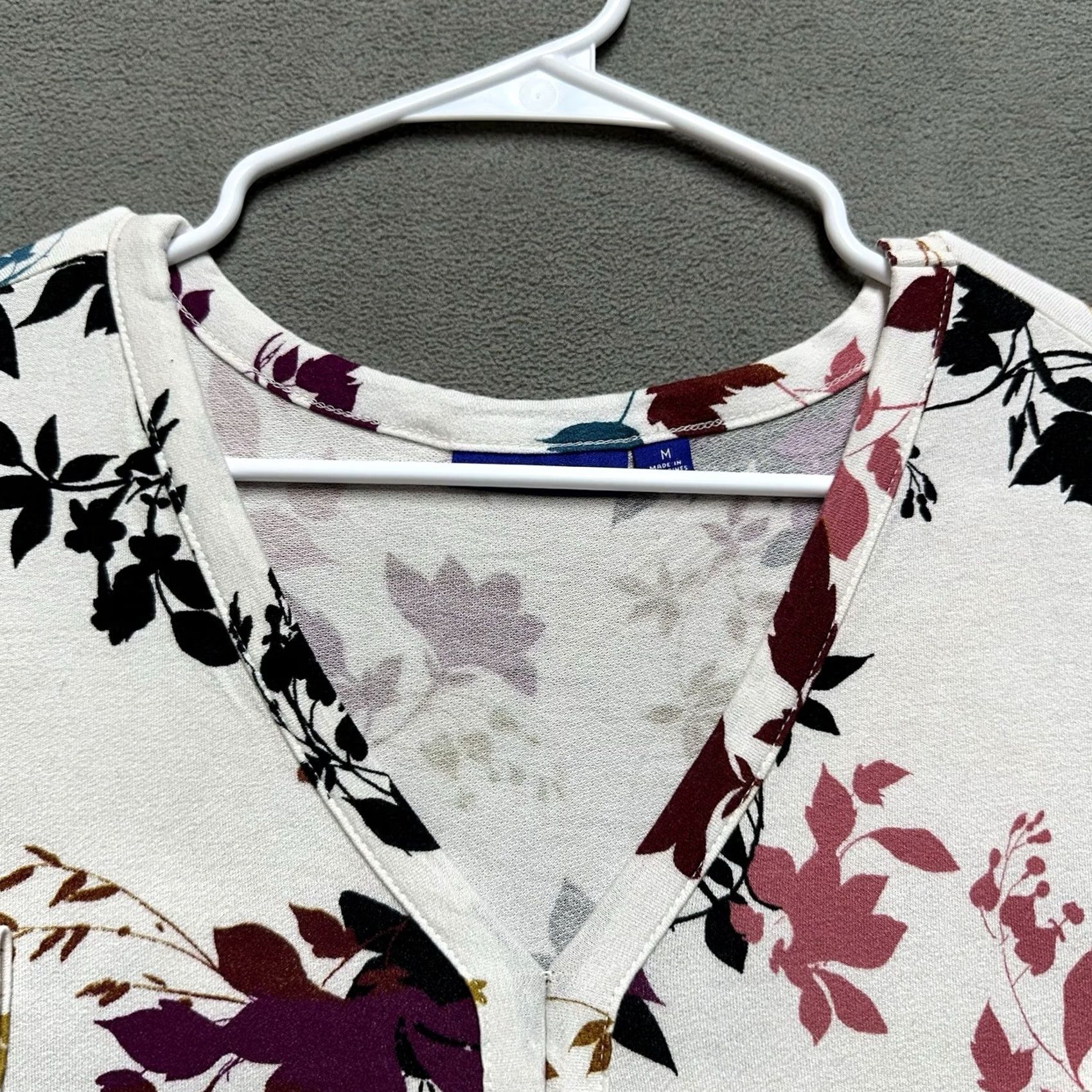 Vintage Apt 9 Tunic Blouse Top Women M White Floral V-Neck Sheer Flowy Chic Office Rayon Size M / US 6-8 / IT 42-44 - 3 Thumbnail