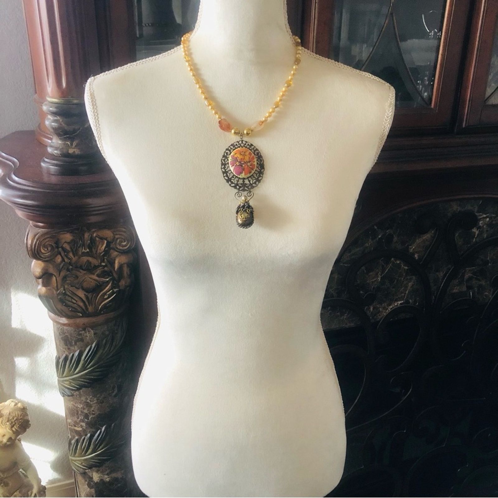 Handmade Handcrafted repurpose floral cameo brass Pearl necklace Size ONE SIZE - 6 Thumbnail