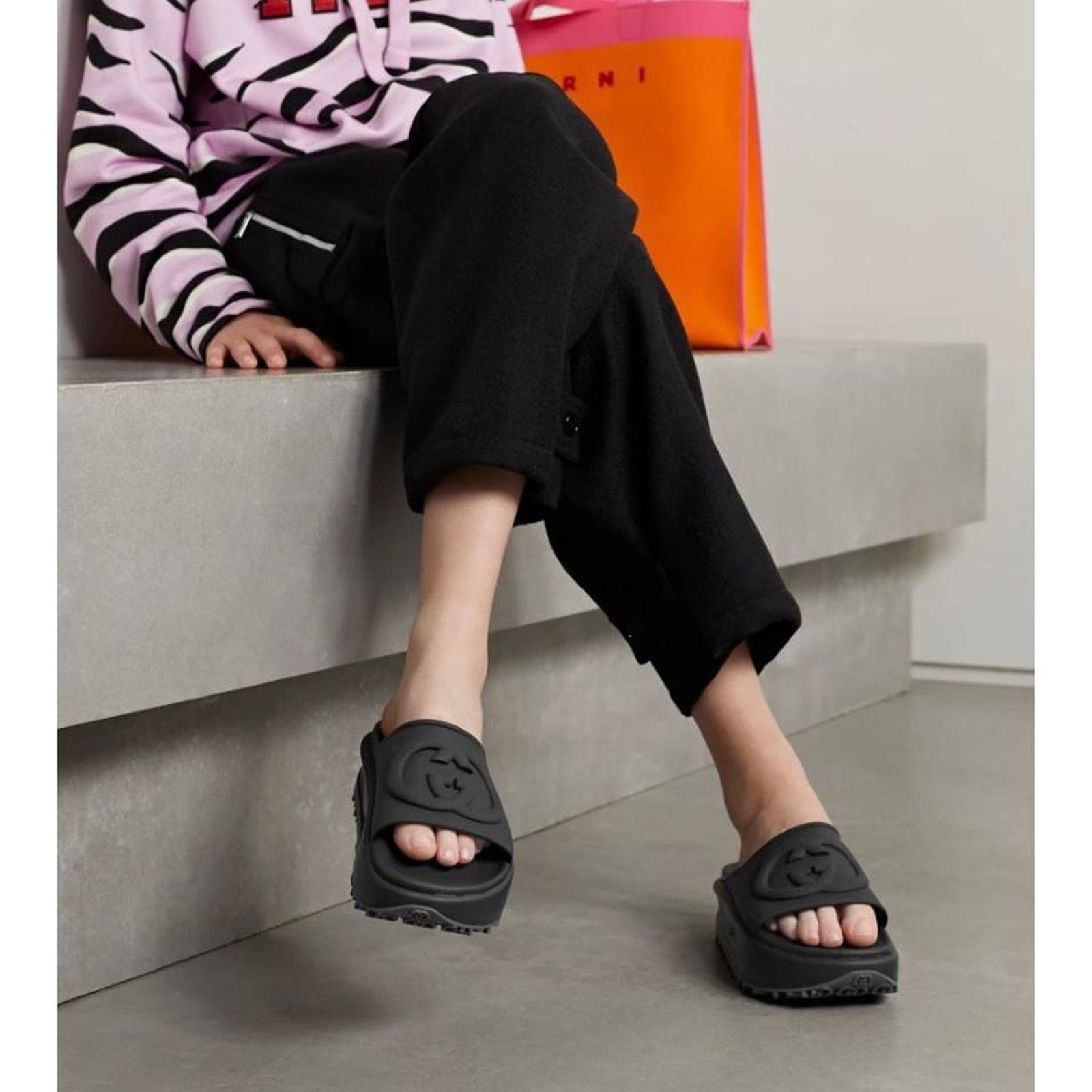 Gucci Miami GG logo rubber platform slides 39 Size US 9 / IT 39 - 3 Thumbnail