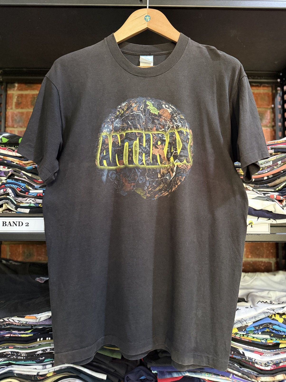 Band Tees Vintage 90s Anthrax Stomp Thrash Metal Band Sun Faded Tee Size US L / EU 52-54 / 3 - 1 Thumbnail