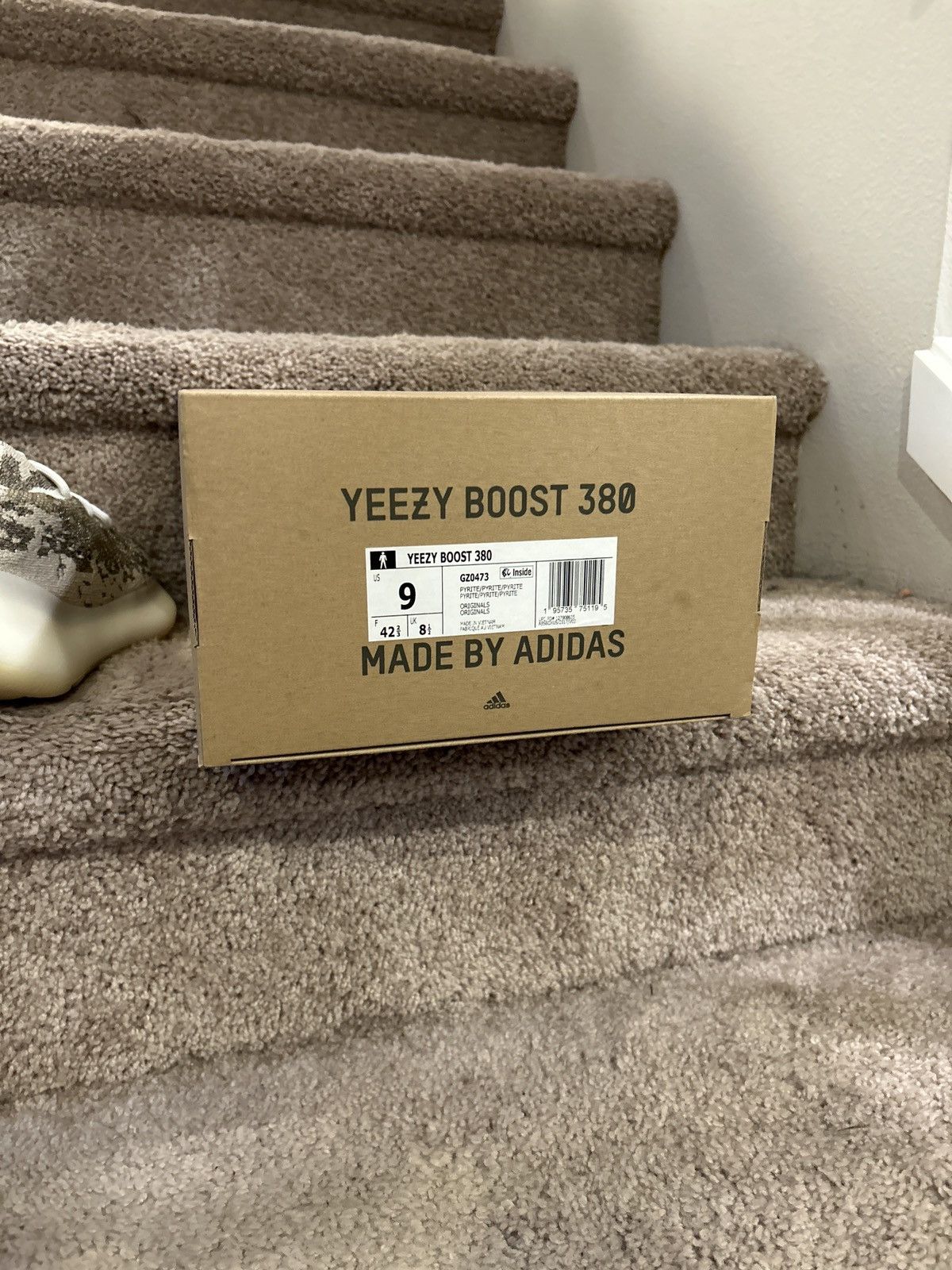 Adidas × Yeezy Pyrite Size US 9 / EU 42 - 14 Thumbnail