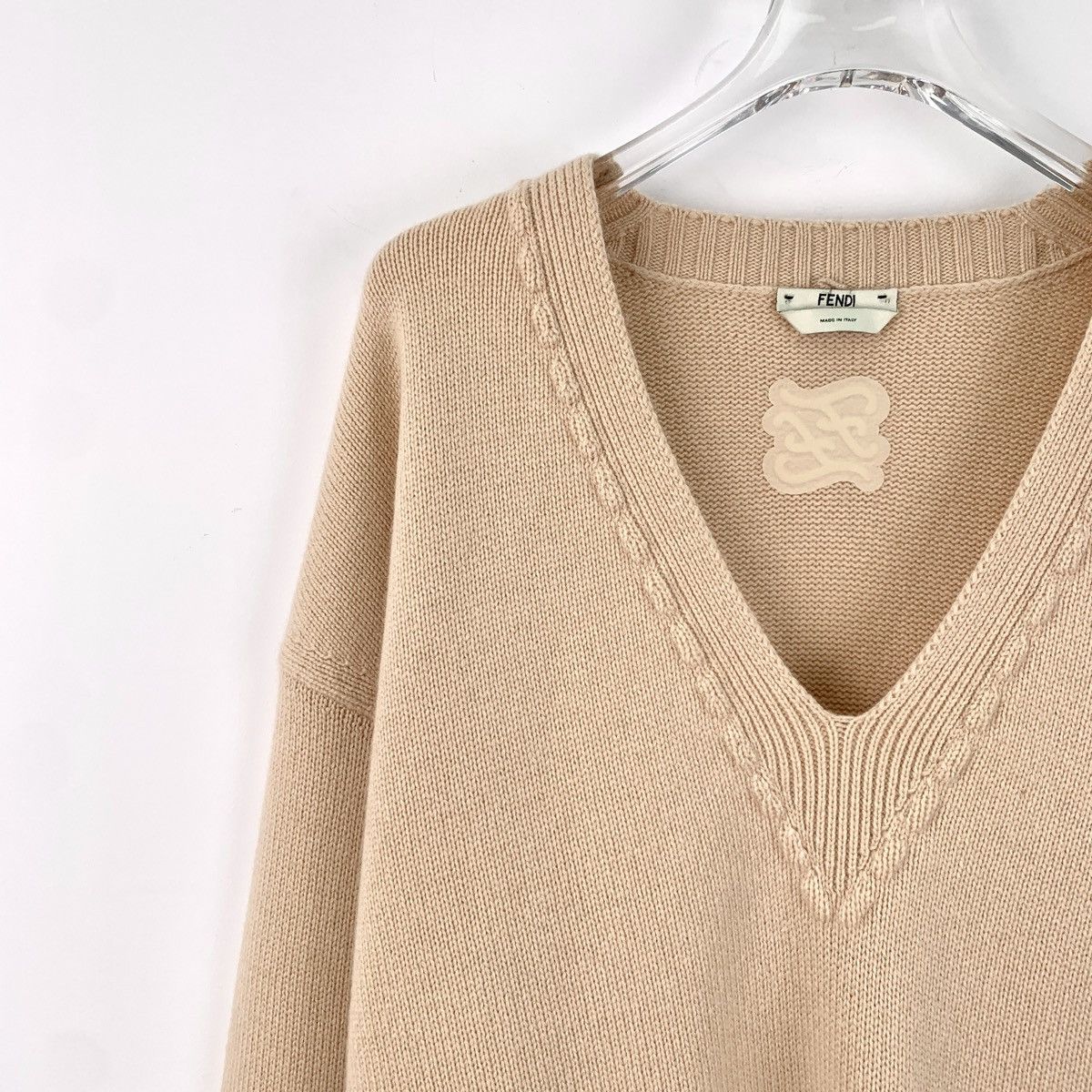 Fendi Fendi Beige V-neck Long Sleeve Knit Sweater K26WX Size M / US 6-8 / IT 42-44 - 3 Thumbnail