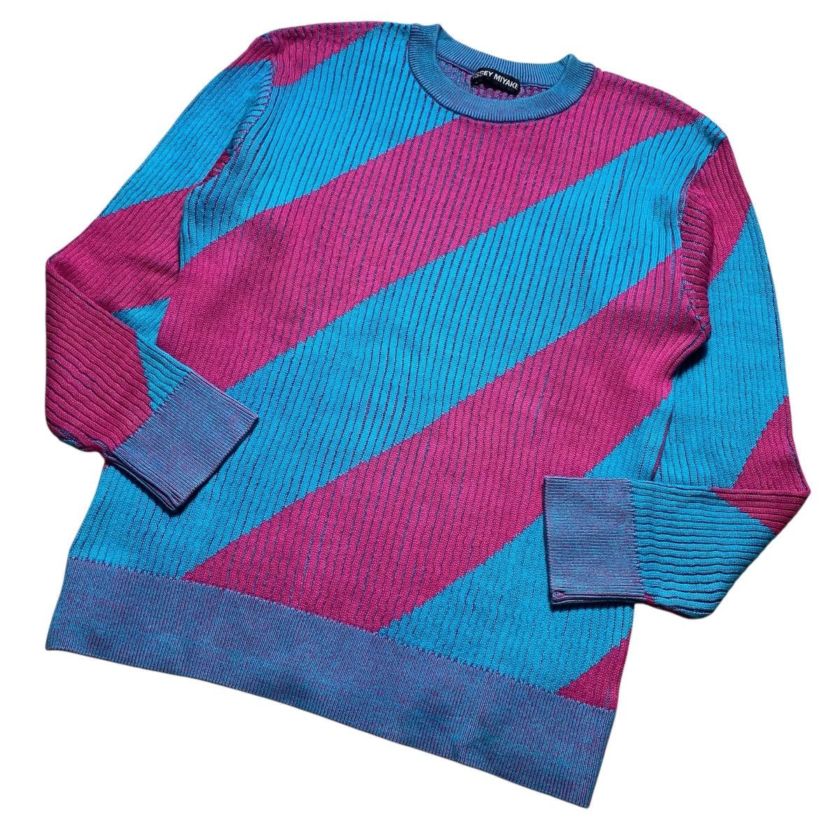 Issey Miyake Vtg Issey Miyake Knit Magenta Blue Sweater Size US M / EU 48-50 / 2 - 8 Thumbnail