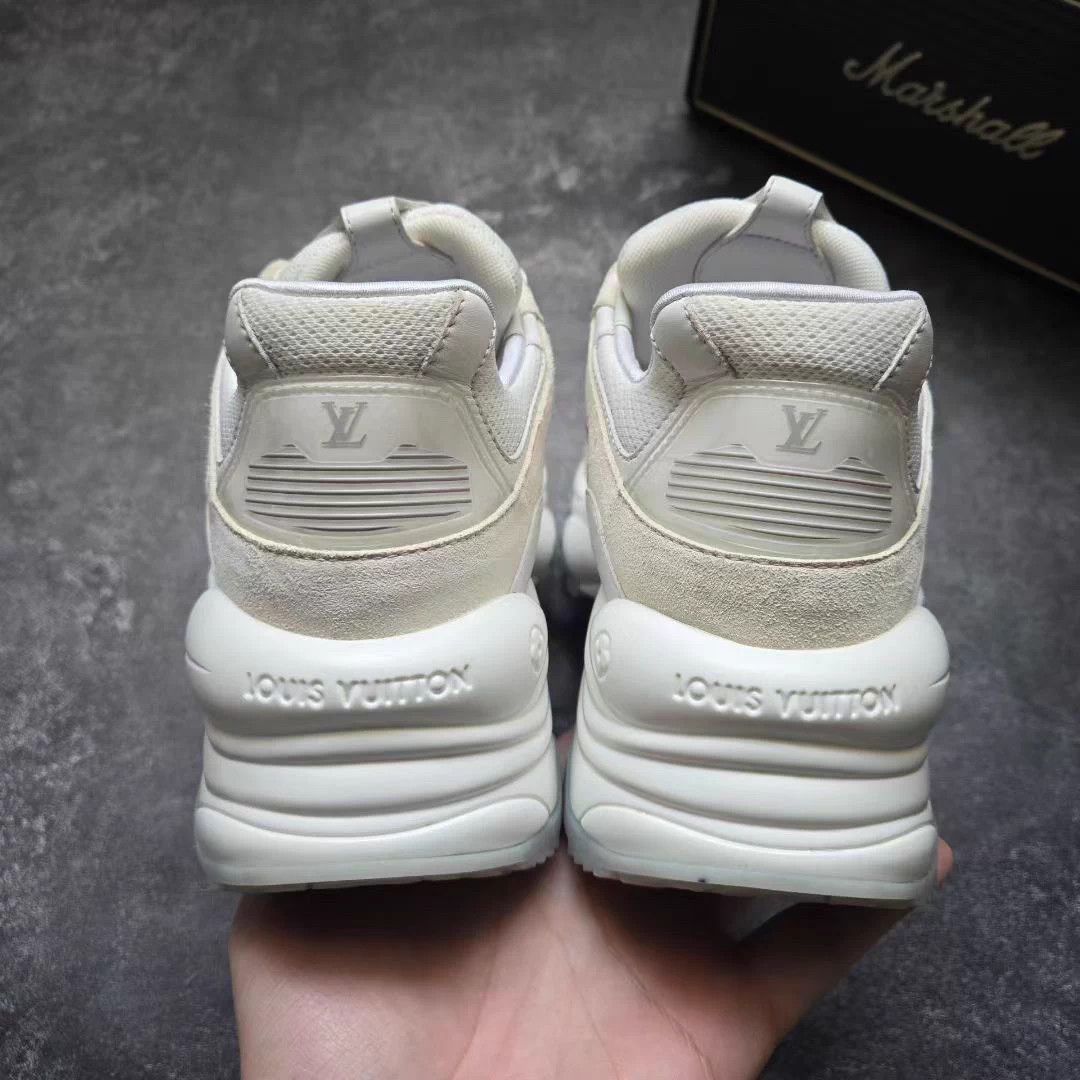 Louis Vuitton LV RUN55 white running shoe 38 Size US 7 / IT 37 - 3 Thumbnail