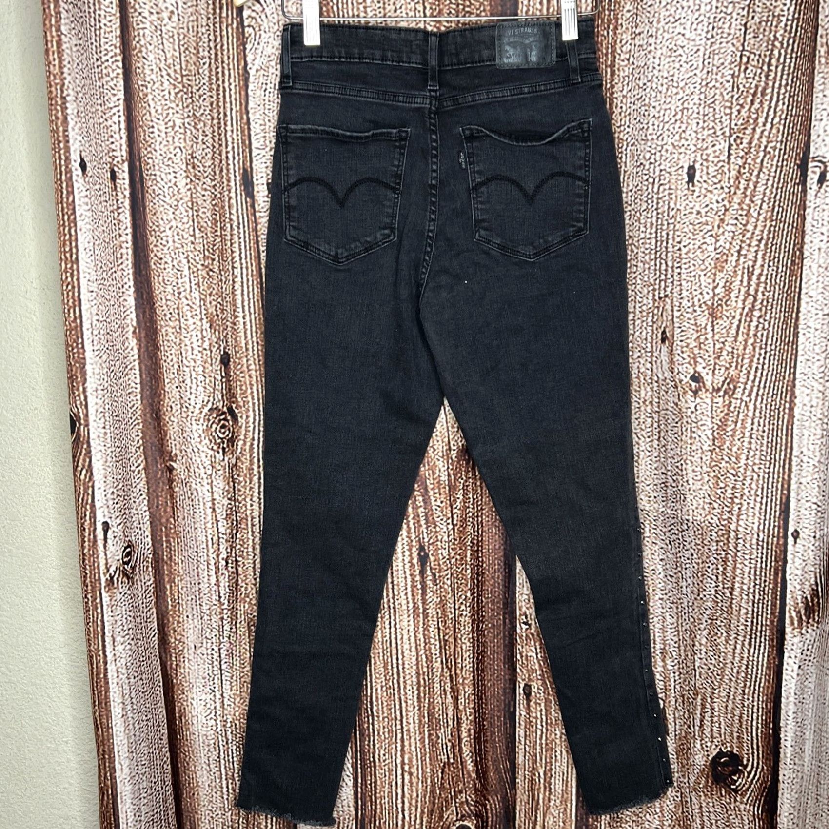 Levi's Levi's 721 High Rise Skinny Jeans 29 Black Denim Women Slim Stretch Pockets Zipper Button 5-Pocket Vintage No Lipet Style 700 Series Mens? Size 29" - 4 Thumbnail