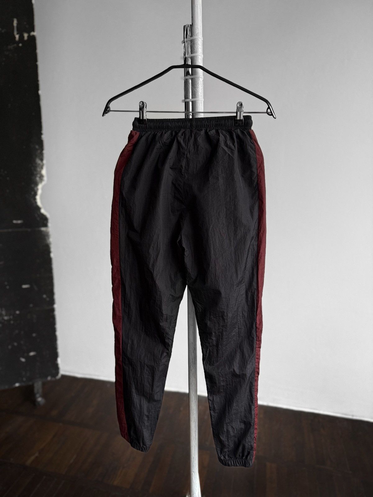 Ellesse Ellesse Womens Black Burgundy Nylon Track Pants Pockets Logo Size 27" / US 4 / IT 40 - 5 Thumbnail