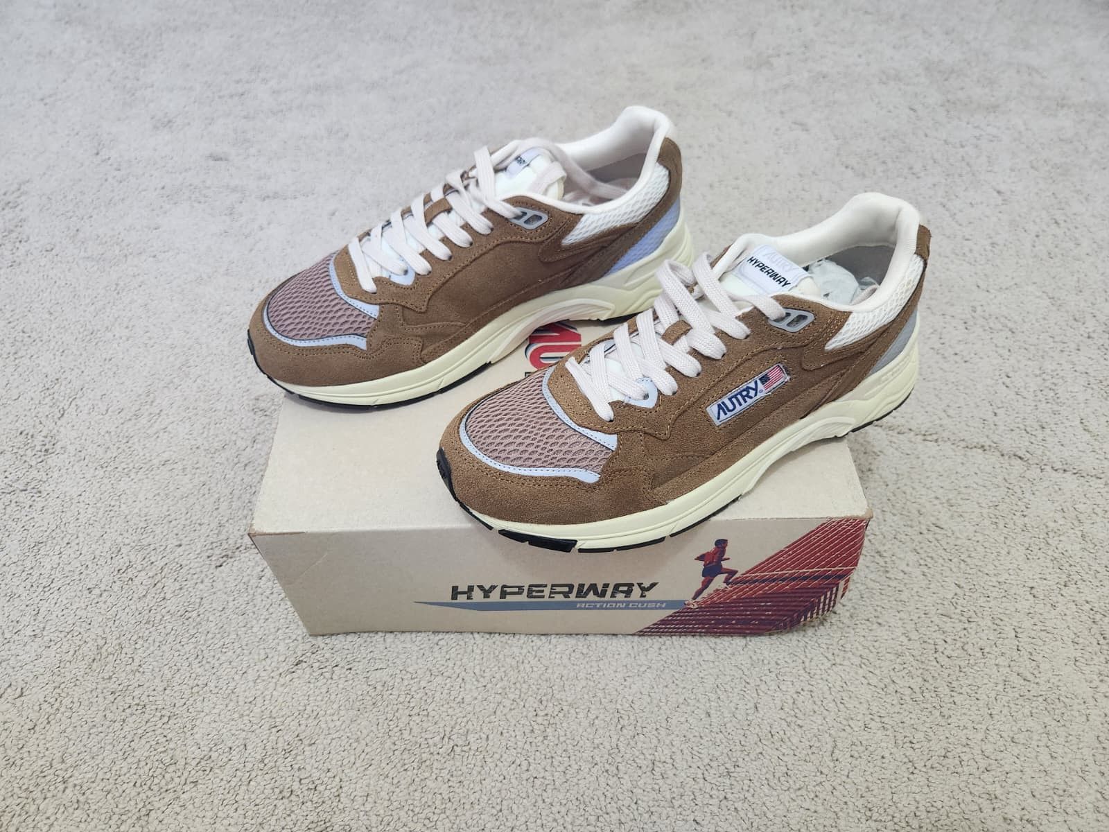 AUTRY Autry Hyperway Low Man Sneakers – Cigar/Silver Size US 9 / EU 42 - 2 Thumbnail