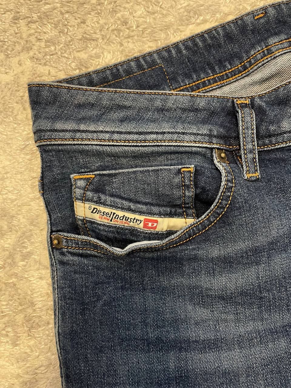 Diesel Vintage Diesel Jeans Made in Italy W30 Straight Fit Y2K Size US 30 / EU 46 - 7 Thumbnail