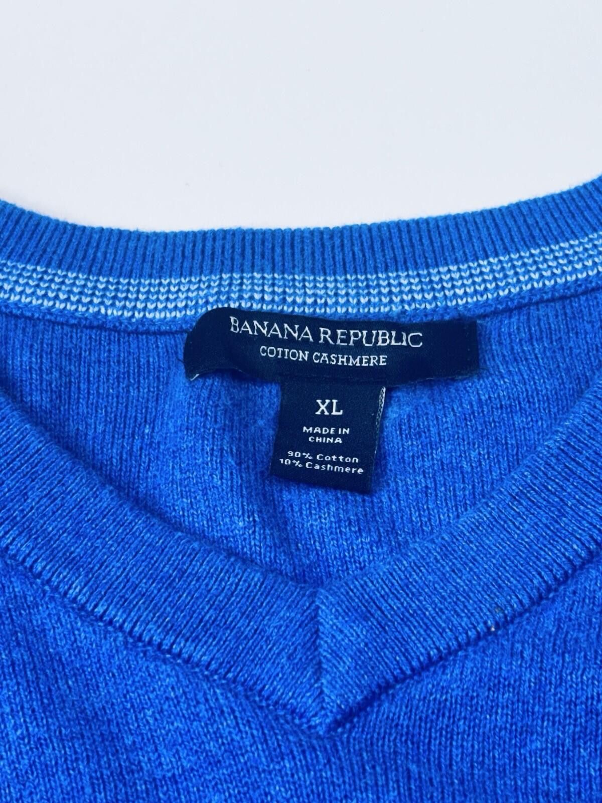 Banana Republic Banana Republic Luxury Blend V-neck Sweater XL Royal Blue Size US XL / EU 56 / 4 - 2 Thumbnail