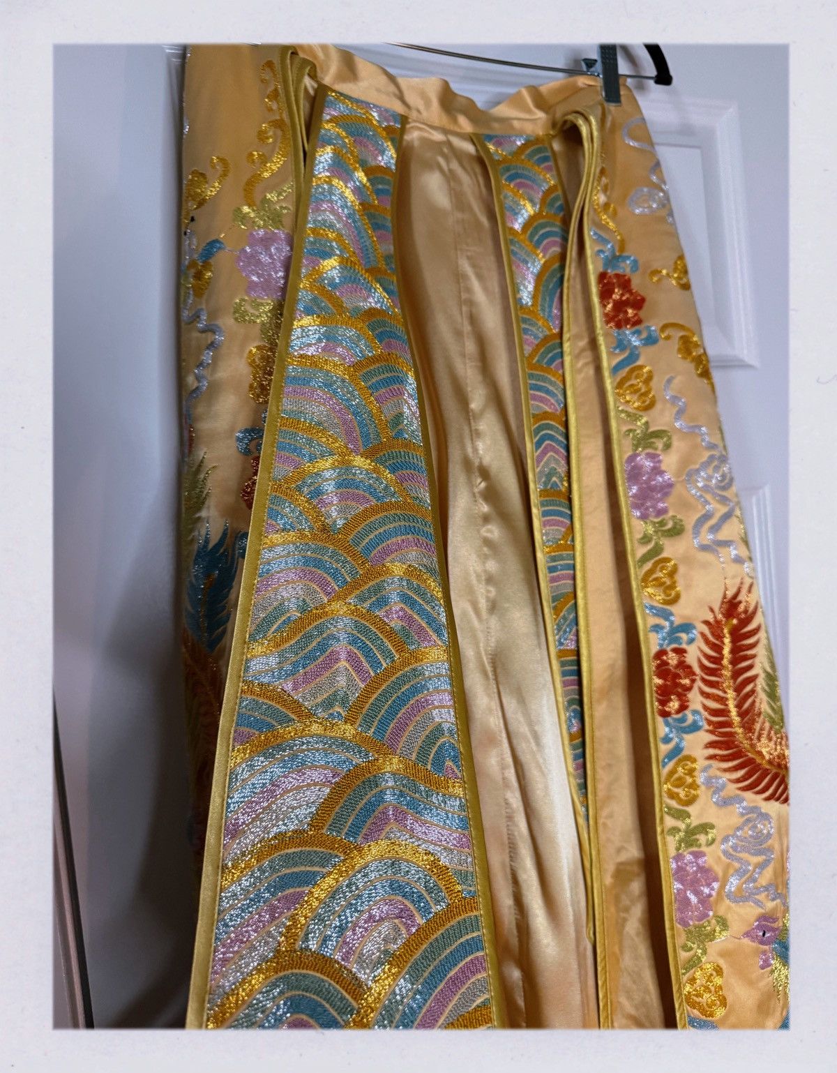 Other Beautiful Gold Embroidered Traditional Chinese Wedding Dress Size XL / US 12-14 / IT 48-50 - 2 Thumbnail