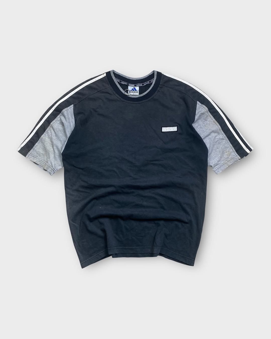 Adidas Vintage Adidas 3Stripe faded tees Size US XL / EU 56 / 4 - 1 Thumbnail