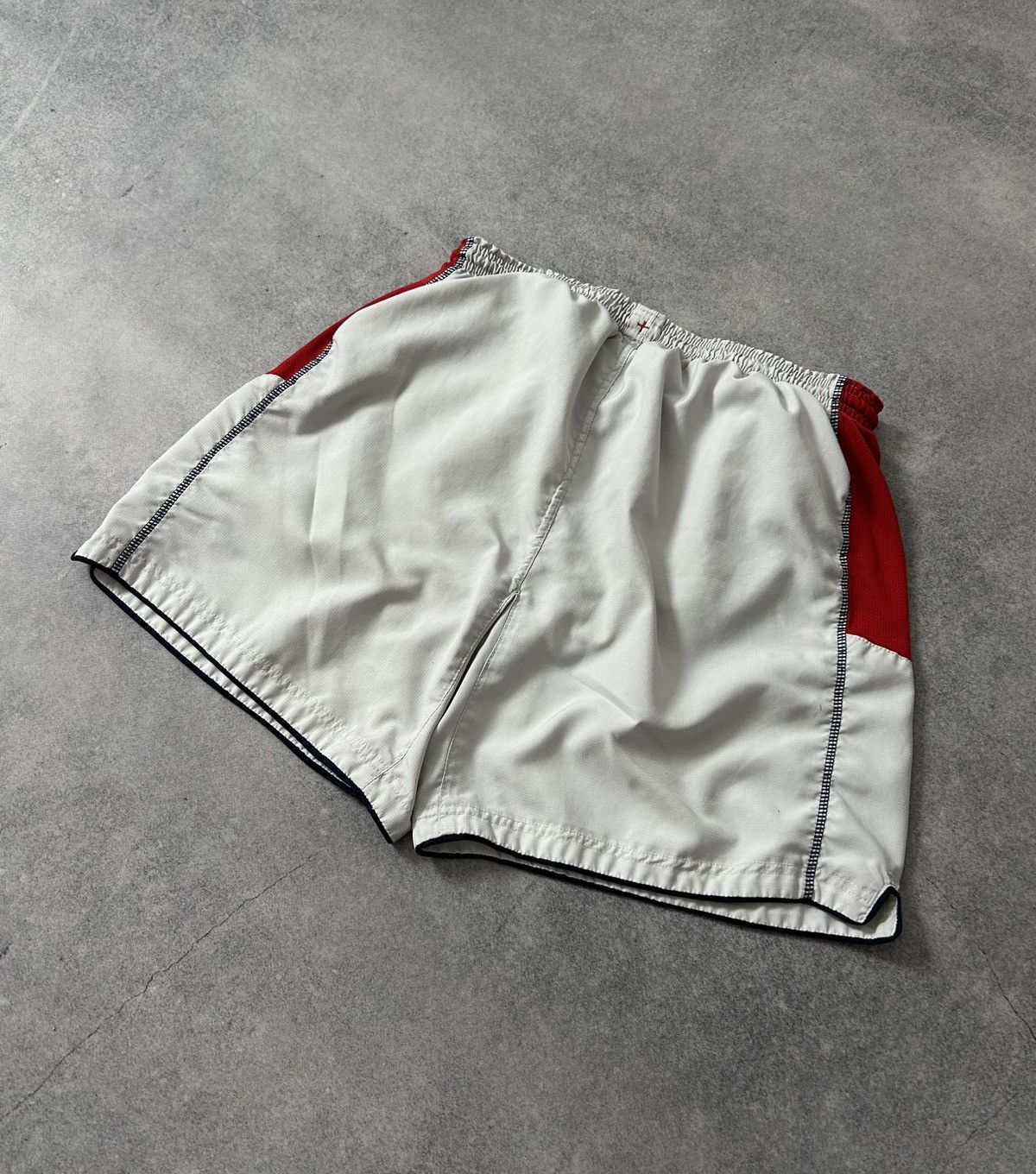 Umbro Vintage Umbro x England 🏴󠁧󠁢󠁥󠁮󠁧󠁿 soccer shorts mens Size US 32 / EU 48 - 3 Thumbnail