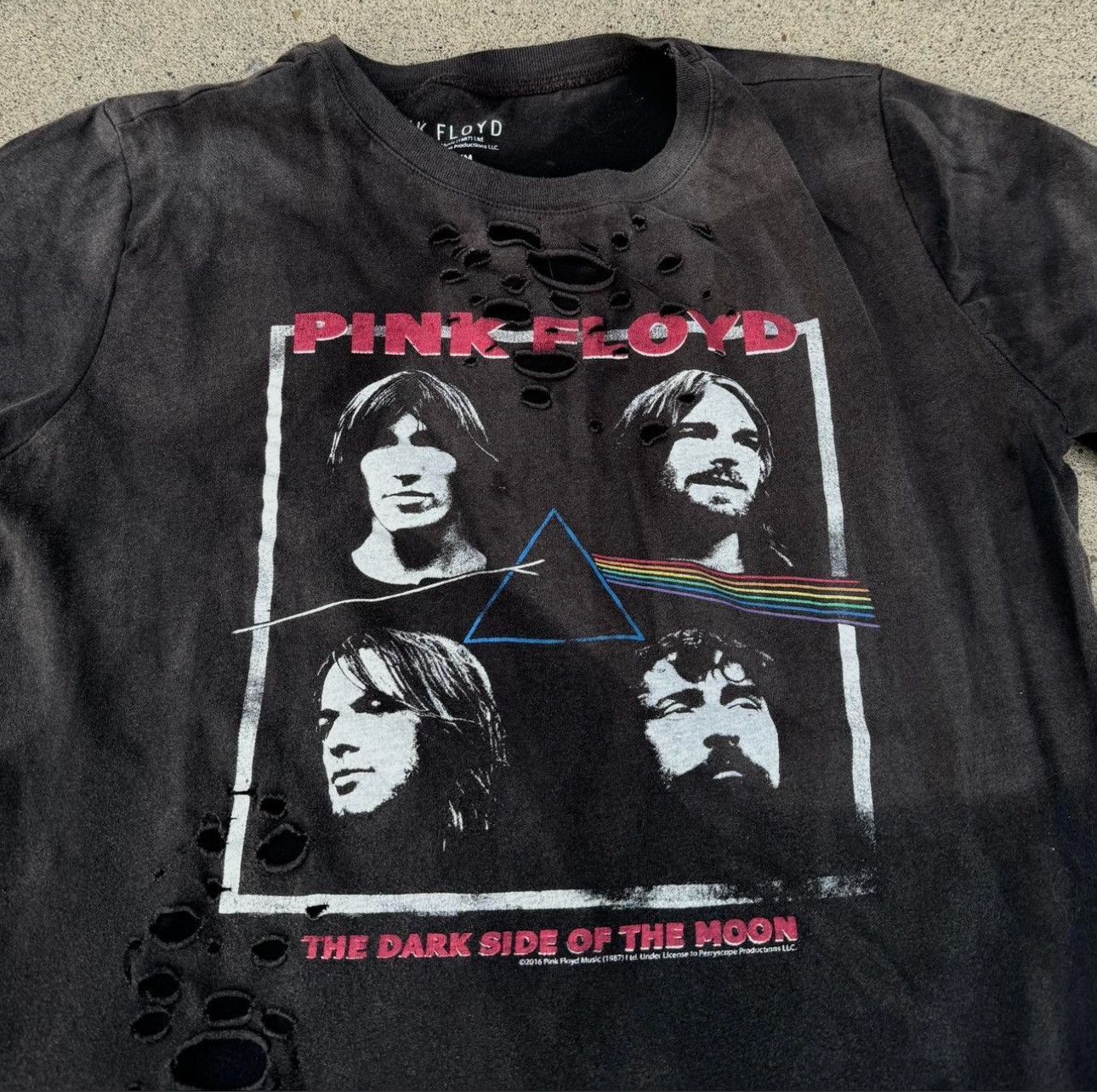 Pink Floyd DISTRESSED PINK FLOYD SUN-FADE GRAPHIC TEE Size M / US 6-8 / IT 42-44 - 2 Thumbnail
