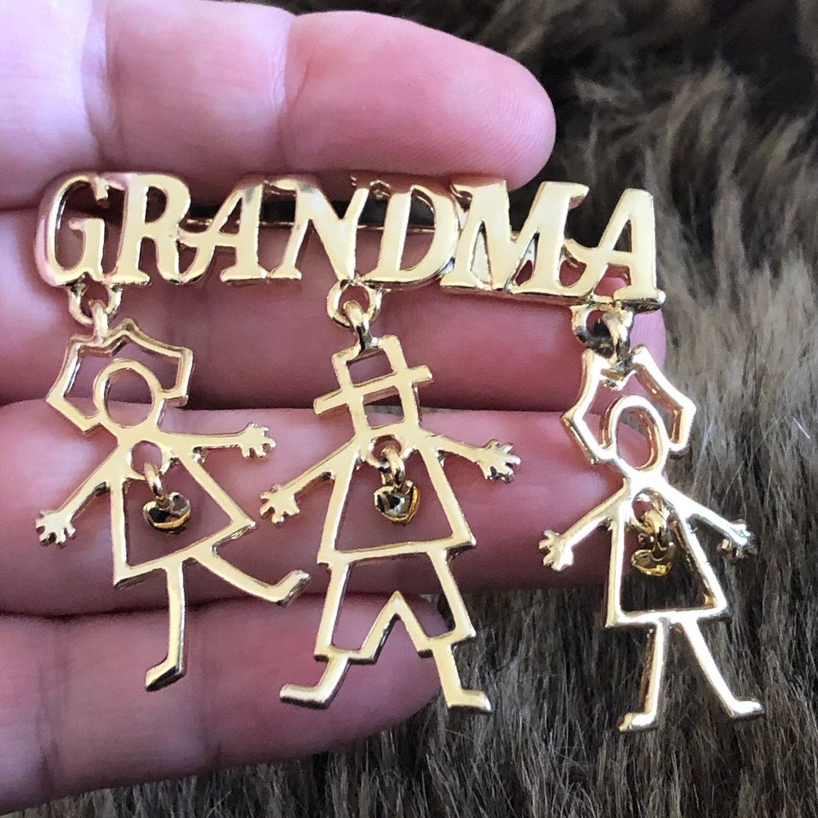 Vintage Vintage gold “grandma” dangle kid hearts brooch Size ONE SIZE - 4 Thumbnail