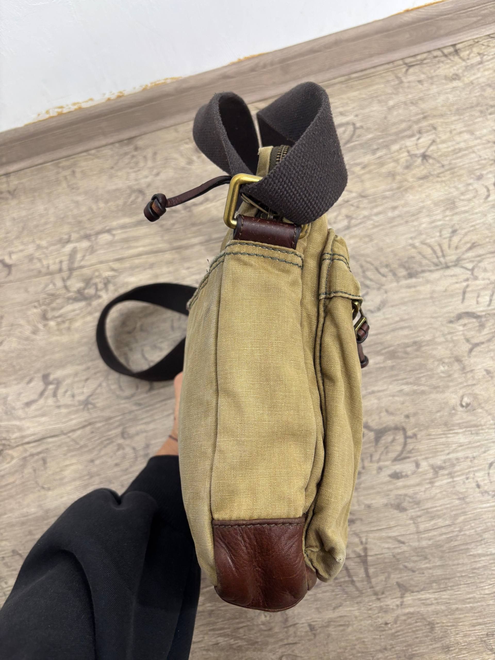 Diesel VTG Diesel 90s Style Military Sling Bag Distressed Crossbody Size ONE SIZE - 10 Thumbnail