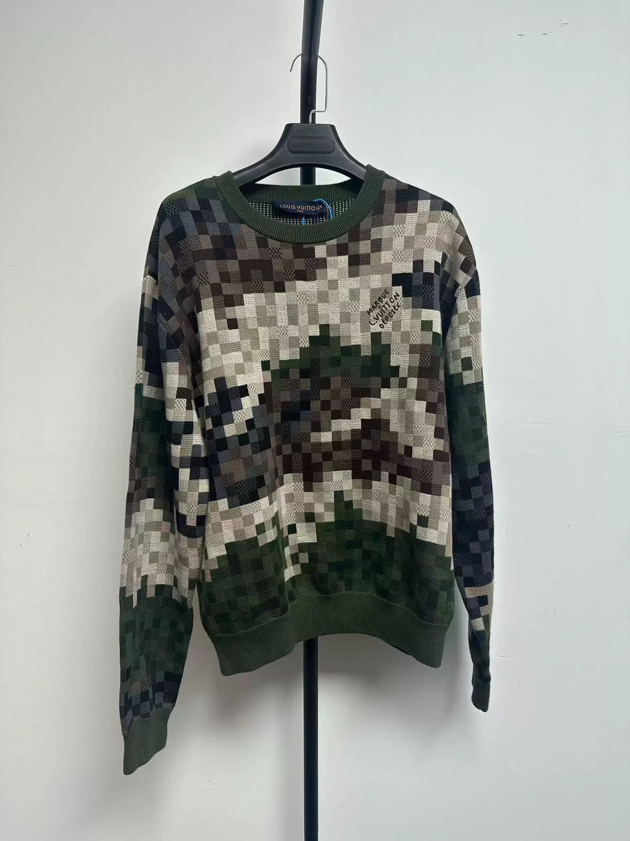 Louis Vuitton Louis Vuitton Camouflage Letter Jacquard Crewneck Size US S / EU 44-46 / 1 - 1 Thumbnail