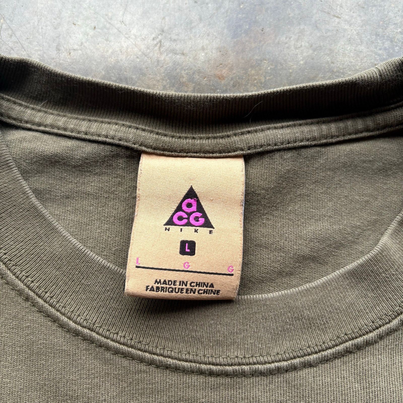 Nike Vintage Y2K Nike ACG Embroidered T-shirt Size US L / EU 52-54 / 3 - 3 Thumbnail