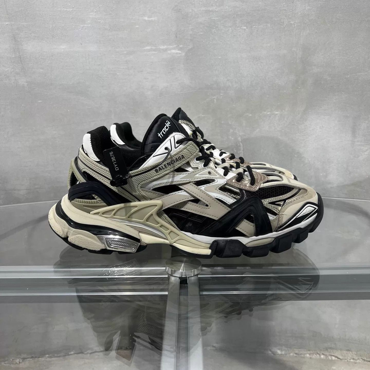 Balenciaga Beige Chunky Track Sneakers Size 10. Size US 10 / EU 43 - 4 Thumbnail