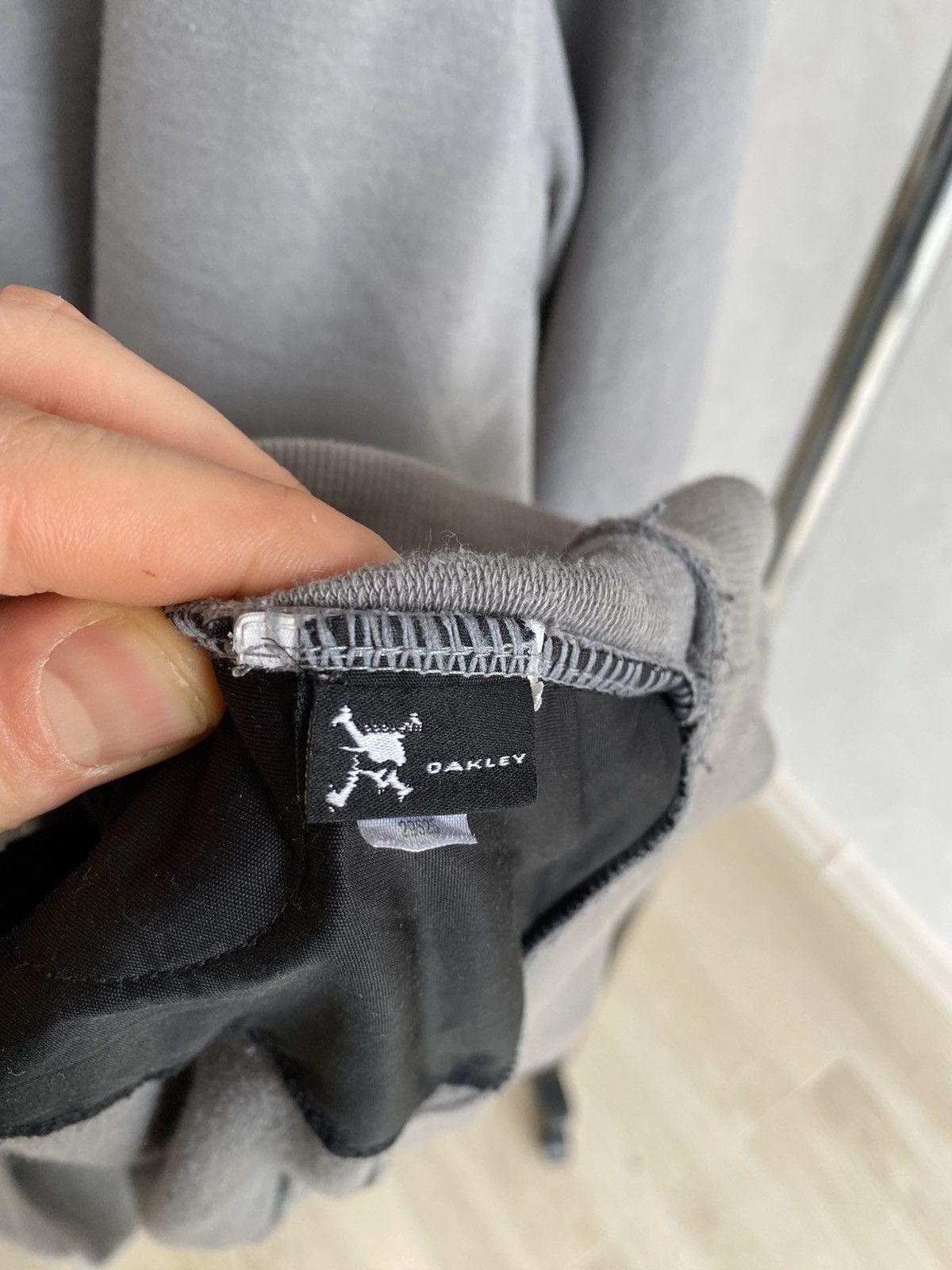 Oakley × Vintage Oakley hoodies Size US L / EU 52-54 / 3 - 6 Thumbnail