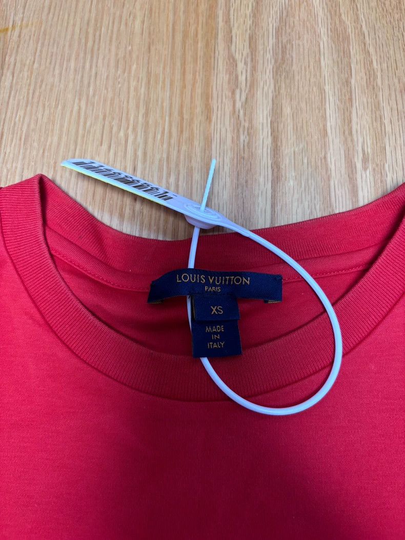 Louis Vuitton Louis Vuitton Red short-sleeved T-shirt Size US XS / EU 42 / 0 - 5 Thumbnail