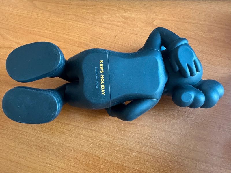 Kaws KAWS Holiday Japan Vinyl Figure Black Size ONE SIZE - 3 Thumbnail