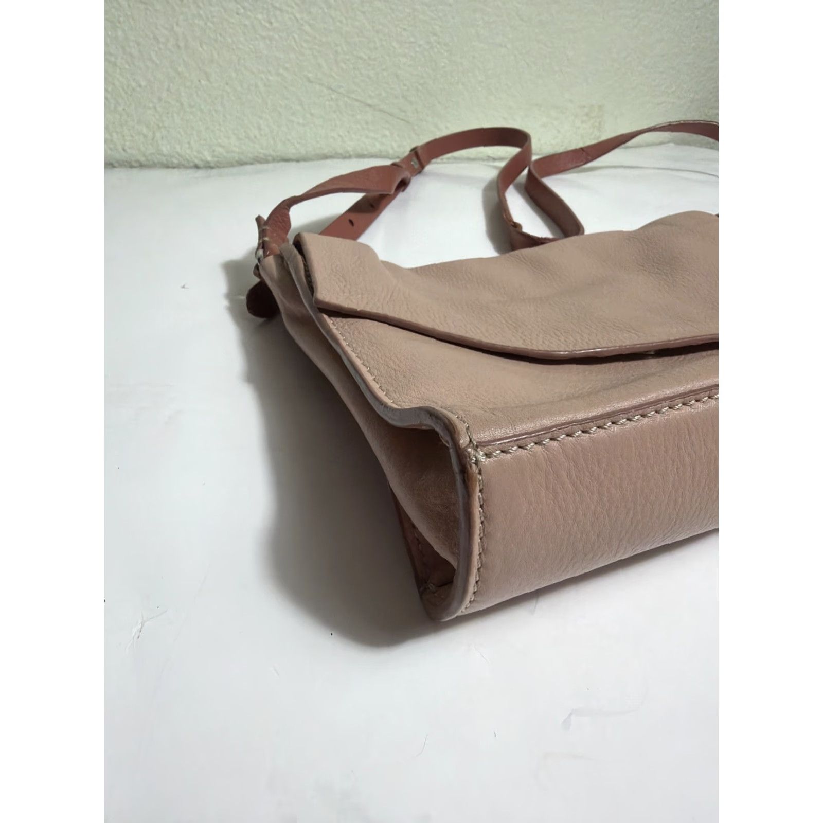 Clarks VINTAGE Clarks Pebbled Leather Crossbody Purse Pink 9x7x2.5 Flaw Strap Womens Crossbody Pebbles Leather Pink 9x7x2.5 Strap Wear Size ONE SIZE - 5 Thumbnail