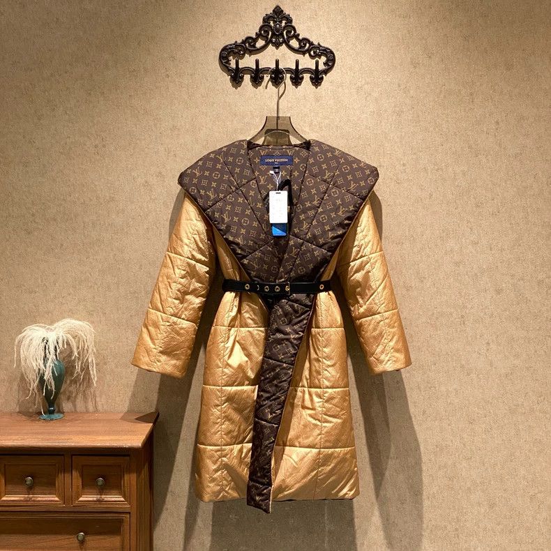 Louis Vuitton Louis Vuitton Old flower full print bathrobe long down jac Size XXS / US 00 / IT 34 - 1 Thumbnail