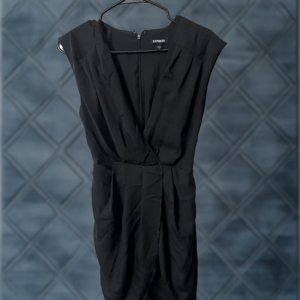 Express VINTAGE Express Women's Dress Solid Short Sleeve Knee Length Black Small Women Size 28" / US 6 / IT 42 - 1 Thumbnail