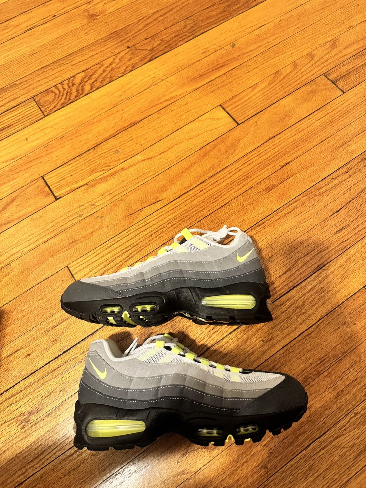 Nike Nike Air Max 95 Neon Size US 8.5 / EU 41-42 - 1 Thumbnail