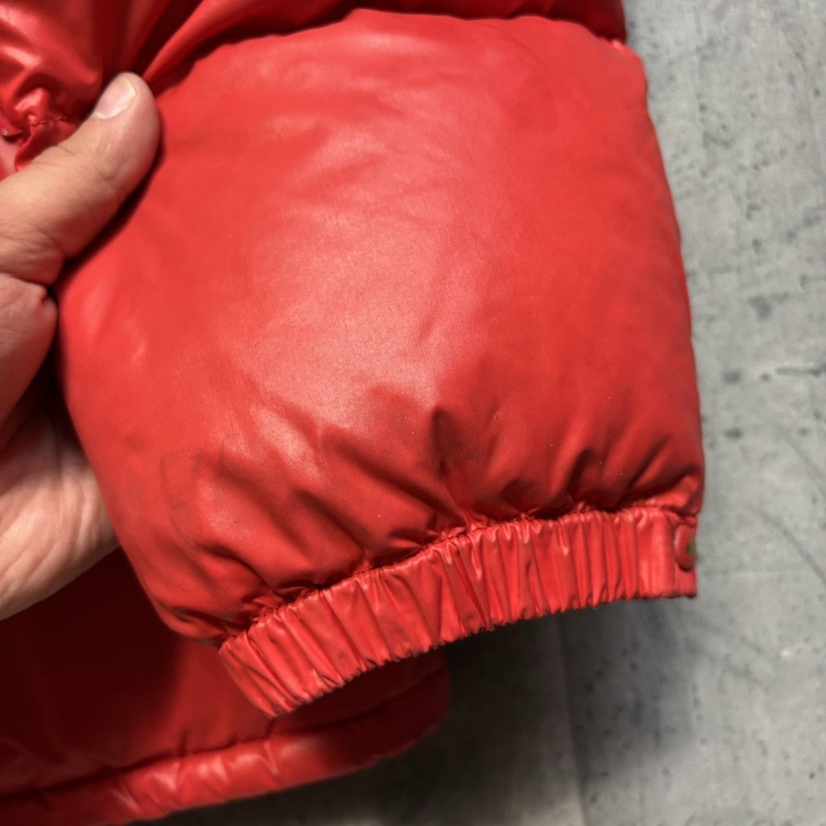 Moncler × Vintage Vintage 80’s Moncler Grenoble Red Puffer Down Jacket Size US M / EU 48-50 / 2 - 11 Thumbnail