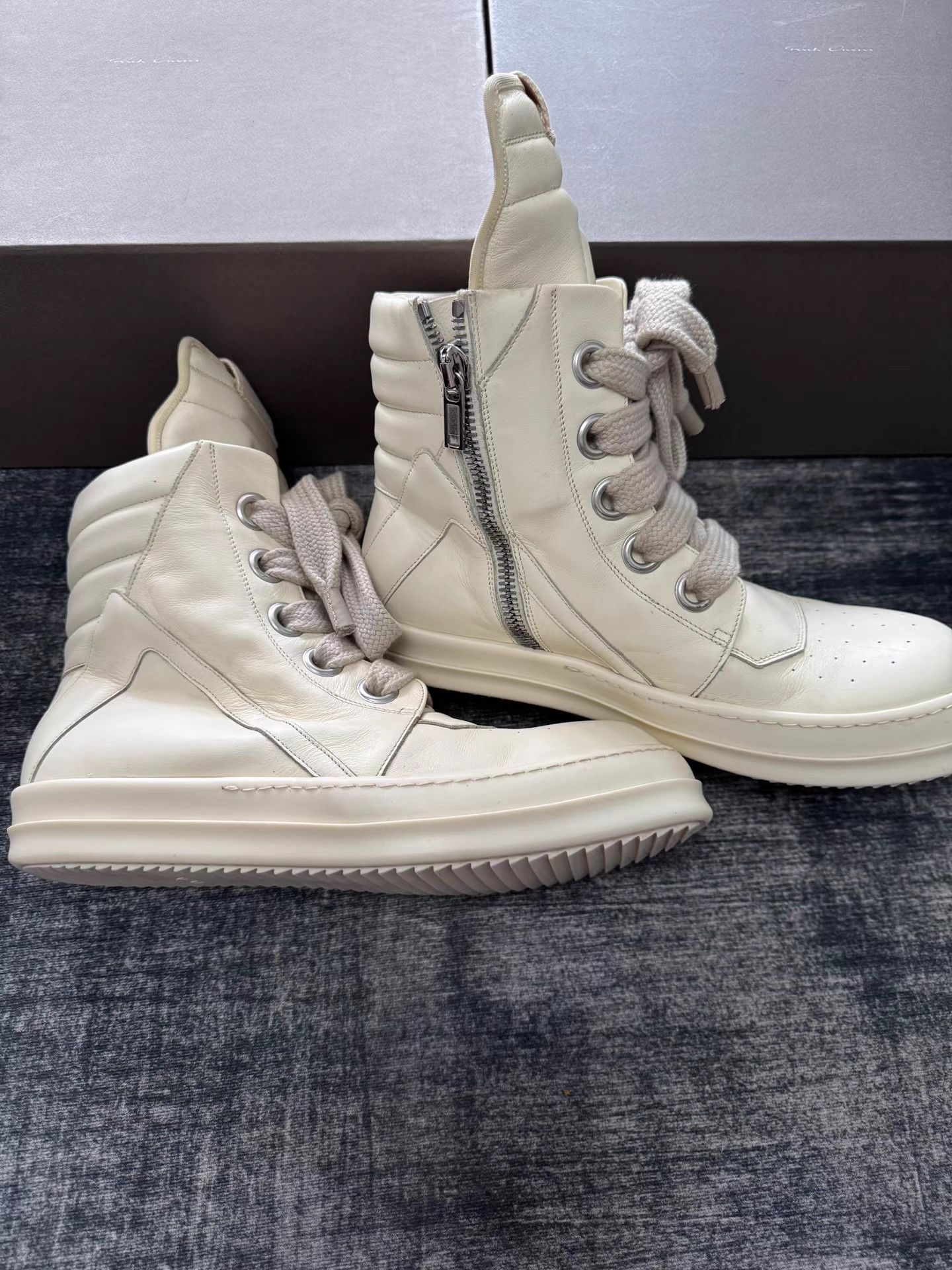 Rick Owens Rick Owens mainline all-white reverse triangle sneakers Size US 11 / EU 44 - 3 Thumbnail