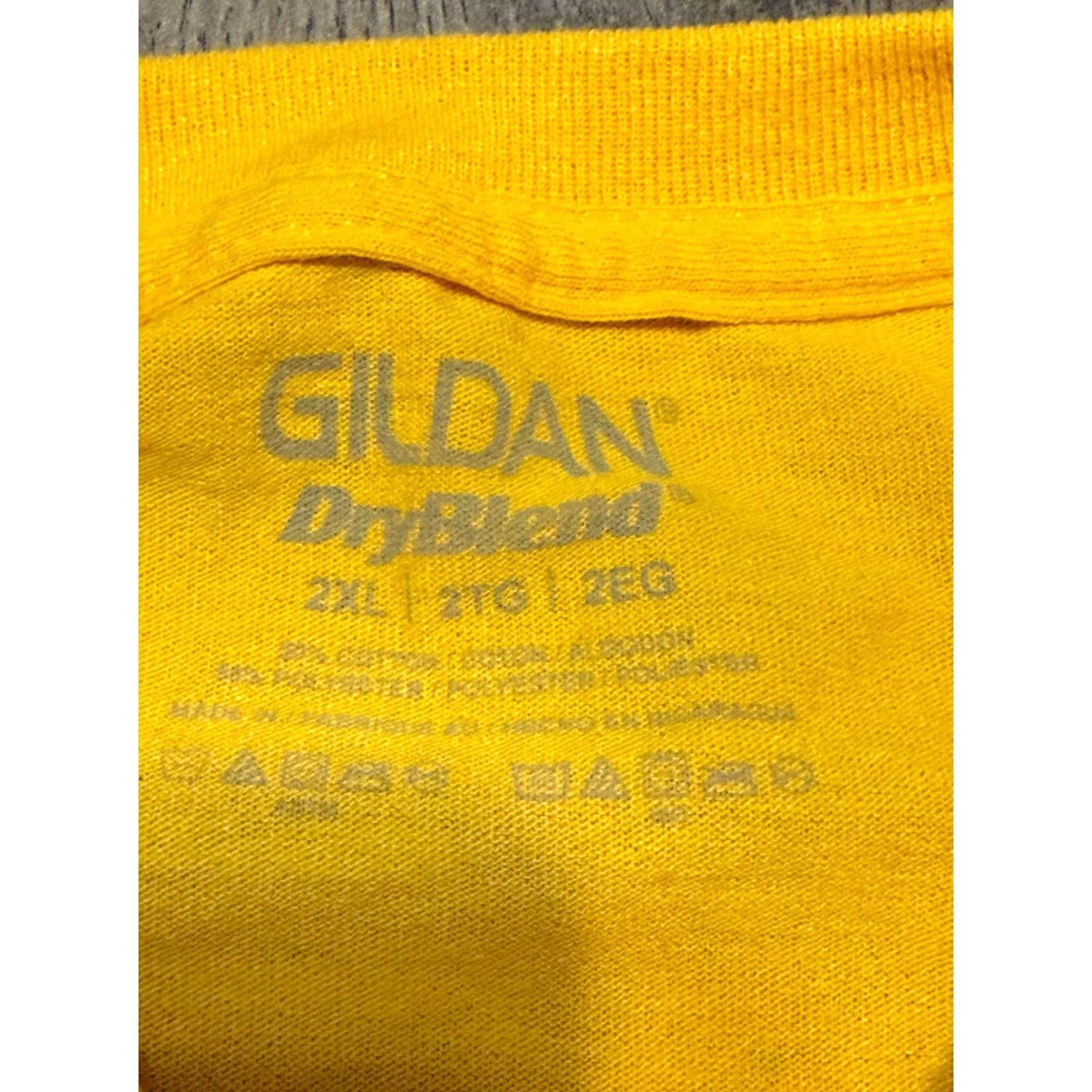 Gildan Gildan Shirt Men 2XL T-Shirt Crew Neck Cotton Yellow Blue Eau Claire Wisconsin Wrestling Sports Regular Vintage N/A? Size US XXL / EU 58 / 5 - 6 Thumbnail