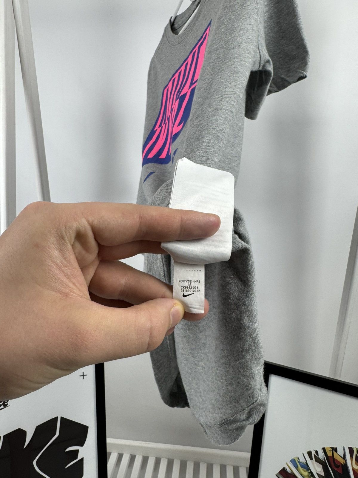 Nike Rare Nike Air Bog Logo Tee Size US M / EU 48-50 / 2 - 7 Thumbnail