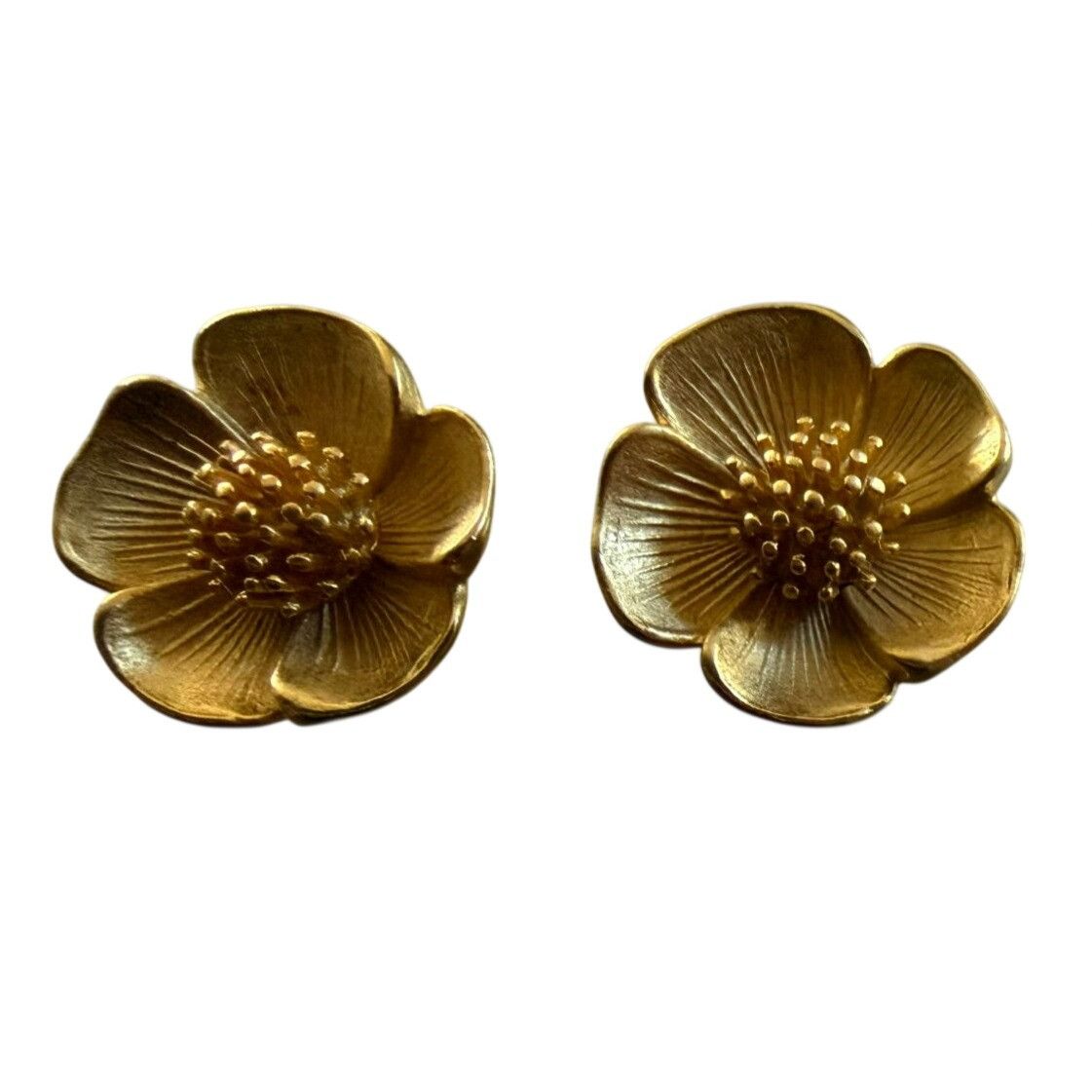 Other Rare Vintage Ben Amun Brushed Gold Magnolia Flower Clip-On E Size ONE SIZE - 1 Thumbnail
