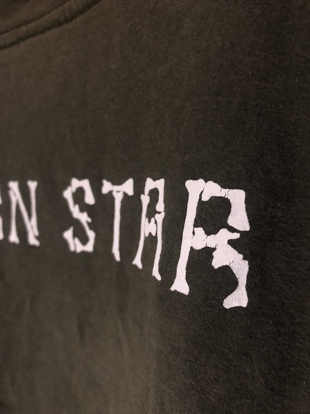 Hook-Ups × Sex Skateboards × Vintage Rare Vintage Porn Star Skateboard 90s Bone Crosses Shirt Size US L / EU 52-54 / 3 - 9 Thumbnail