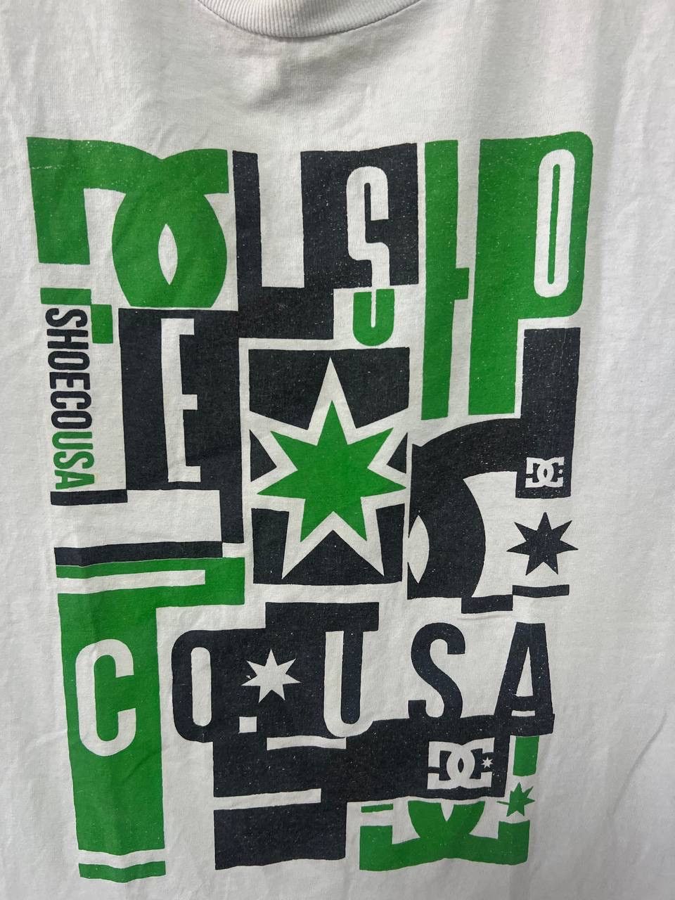 Other Vintage DC Shoes Usa T shirt Skate Sk8 Big logo Rare Hype L Size US L / EU 52-54 / 3 - 8 Thumbnail
