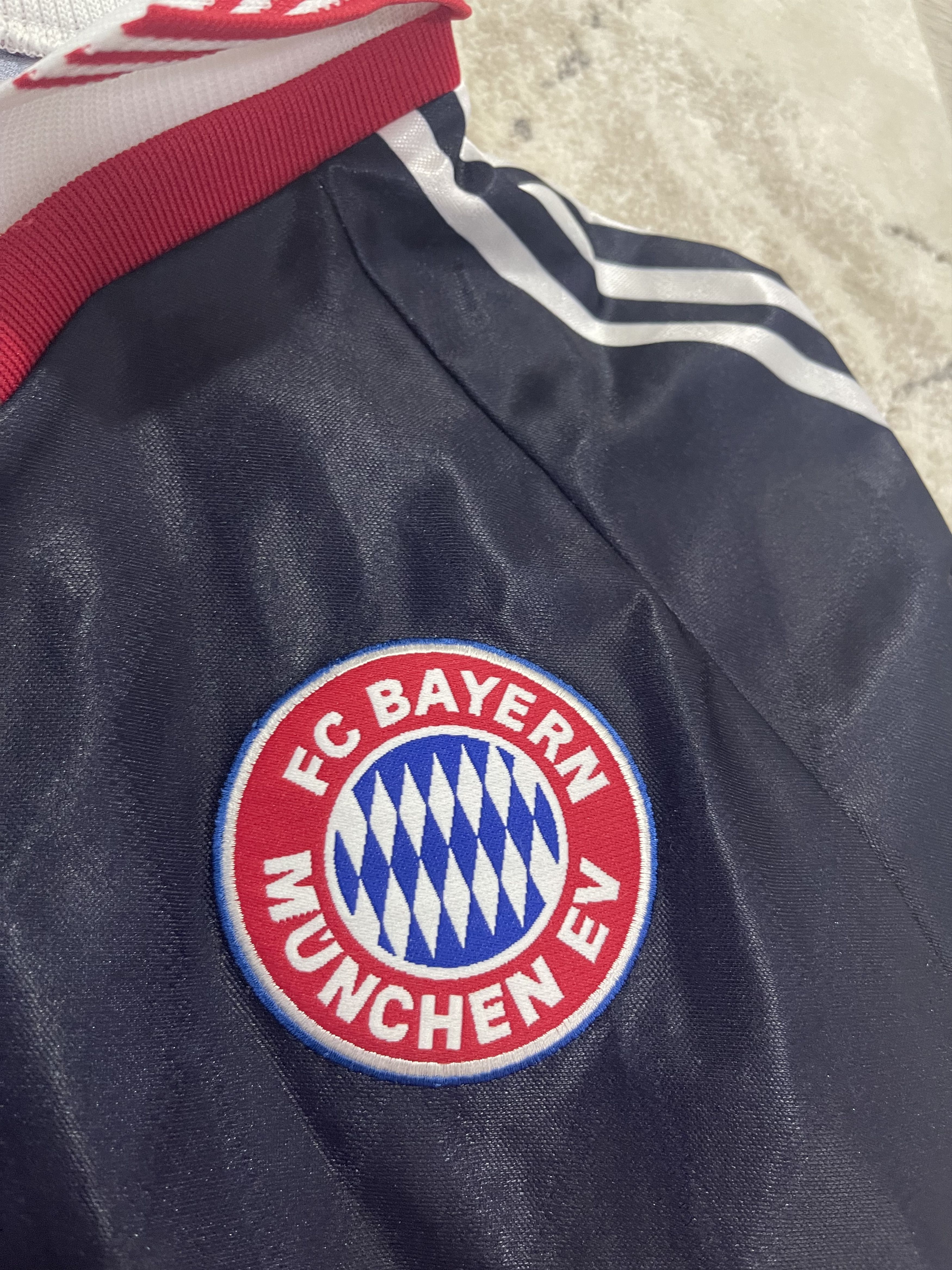Adidas Bayern Munich 1997/99 Home Jersey – Size L Size US L / EU 52-54 / 3 - 4 Thumbnail