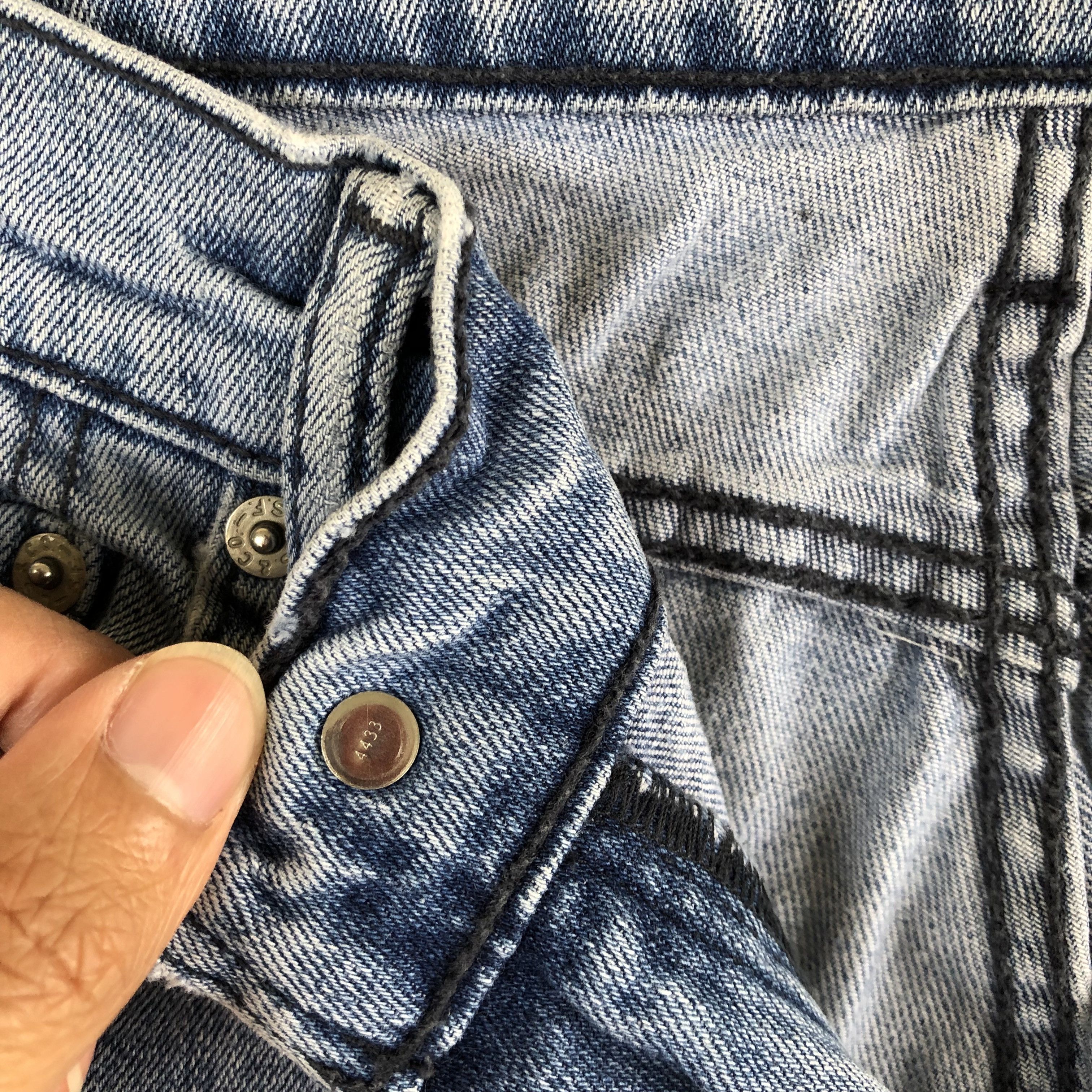Levi's Vintage Levis Light Wash Jeans Levi's Faded Blue Denim Size US 30 / EU 46 - 7 Thumbnail
