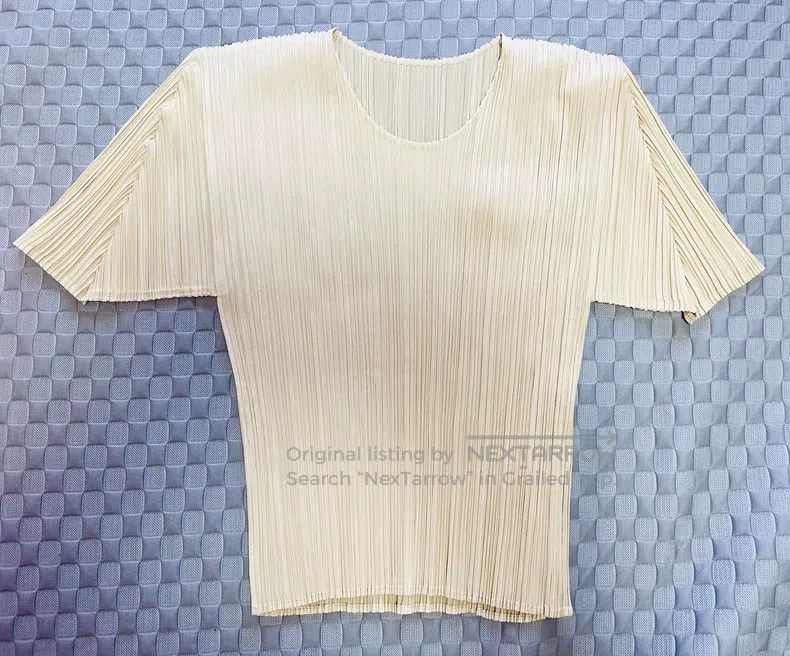 Issey Miyake Issey Miyake Light Yellow Short-Sleeve Top Size L / US 10 / IT 46 - 1 Thumbnail