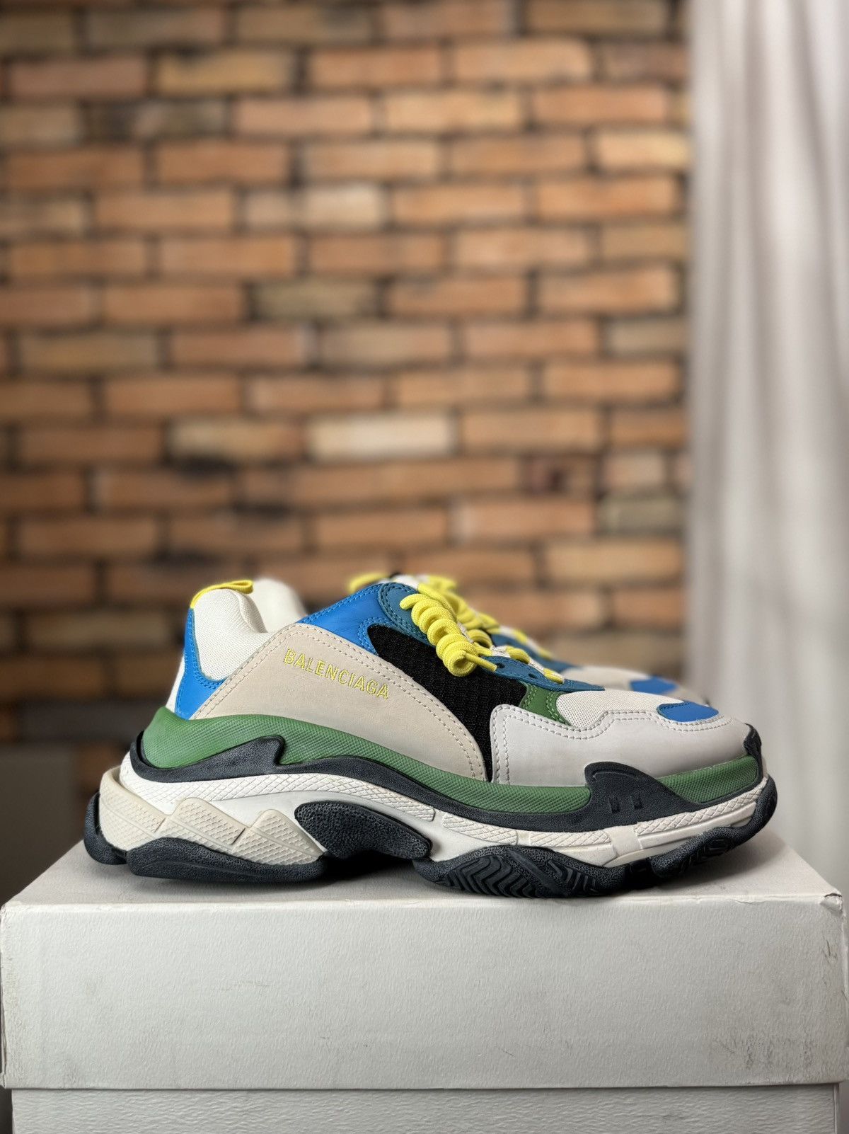 Balenciaga BALENCIAGA SS19 OG TRIPLE S ORIGINAL TRAINERS SNEAKERS Size US 9 / EU 42 - 2 Thumbnail