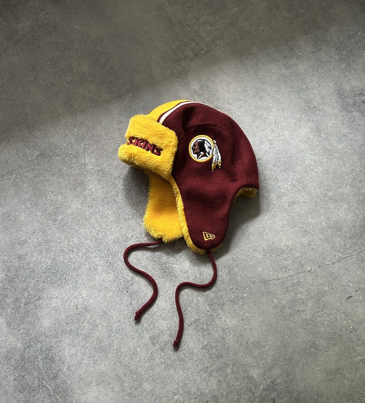 NFL Vintage Washington Red-Skins faux fur winter hats Size ONE SIZE - 1 Thumbnail