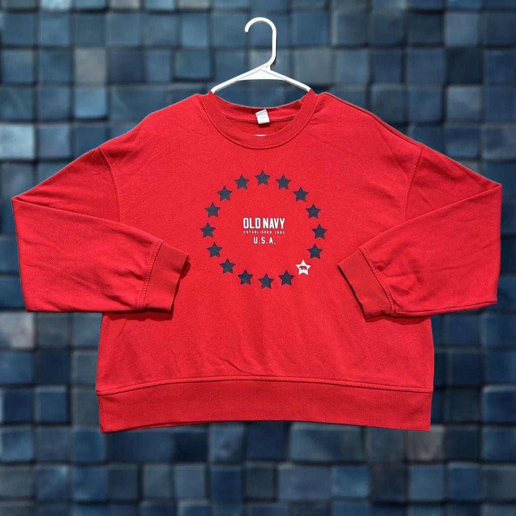 Old Navy Old Navy Sweater Womens Large Crew Crop Robbie Red Stars Logo Graphic Print EUC Size S / US 4 / IT 40 - 1 Thumbnail
