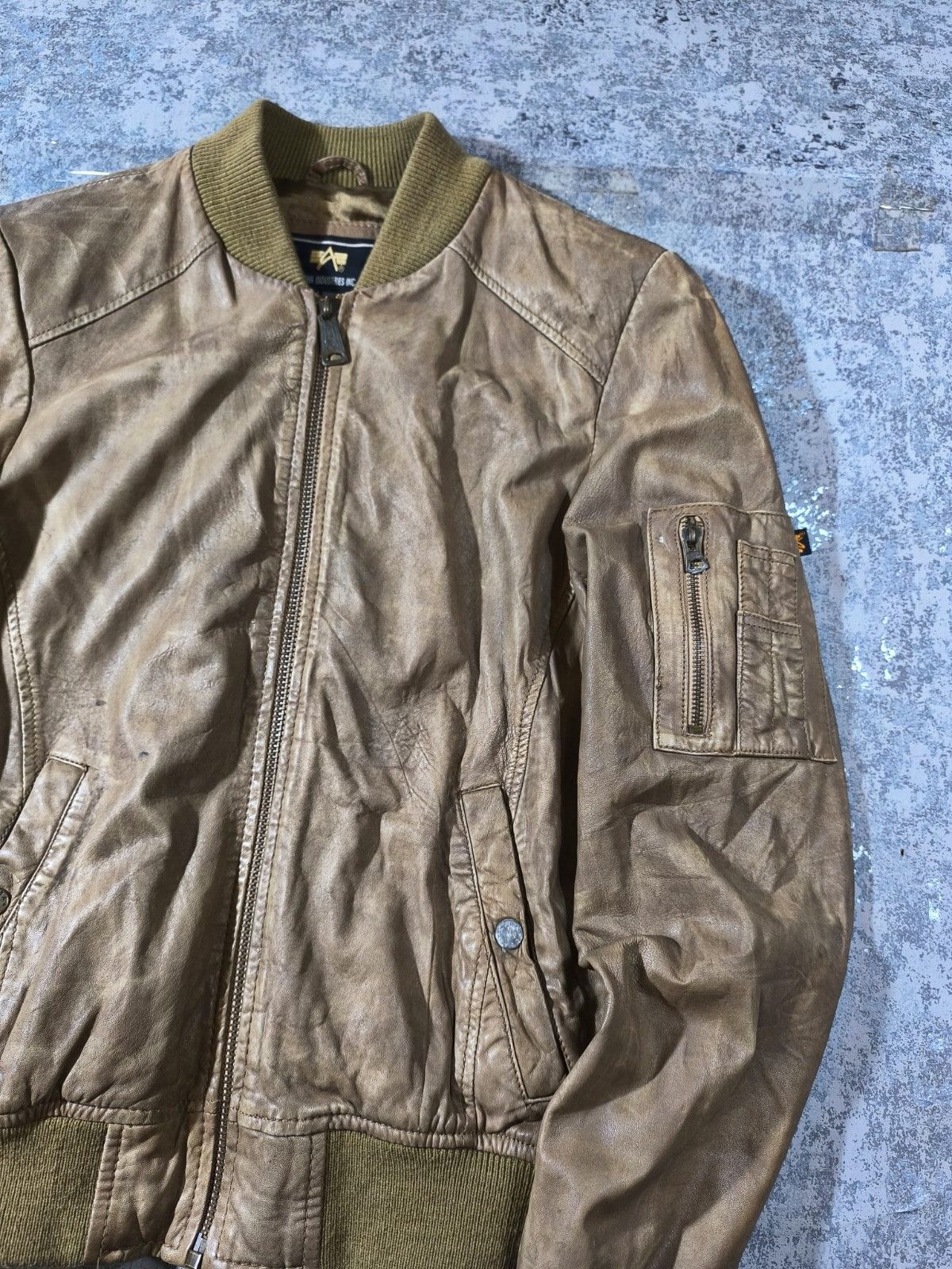 Alpha Industries Vintage Alpha Industries Patina Faded Leather Bomber Jacket Size US M / EU 48-50 / 2 - 3 Thumbnail