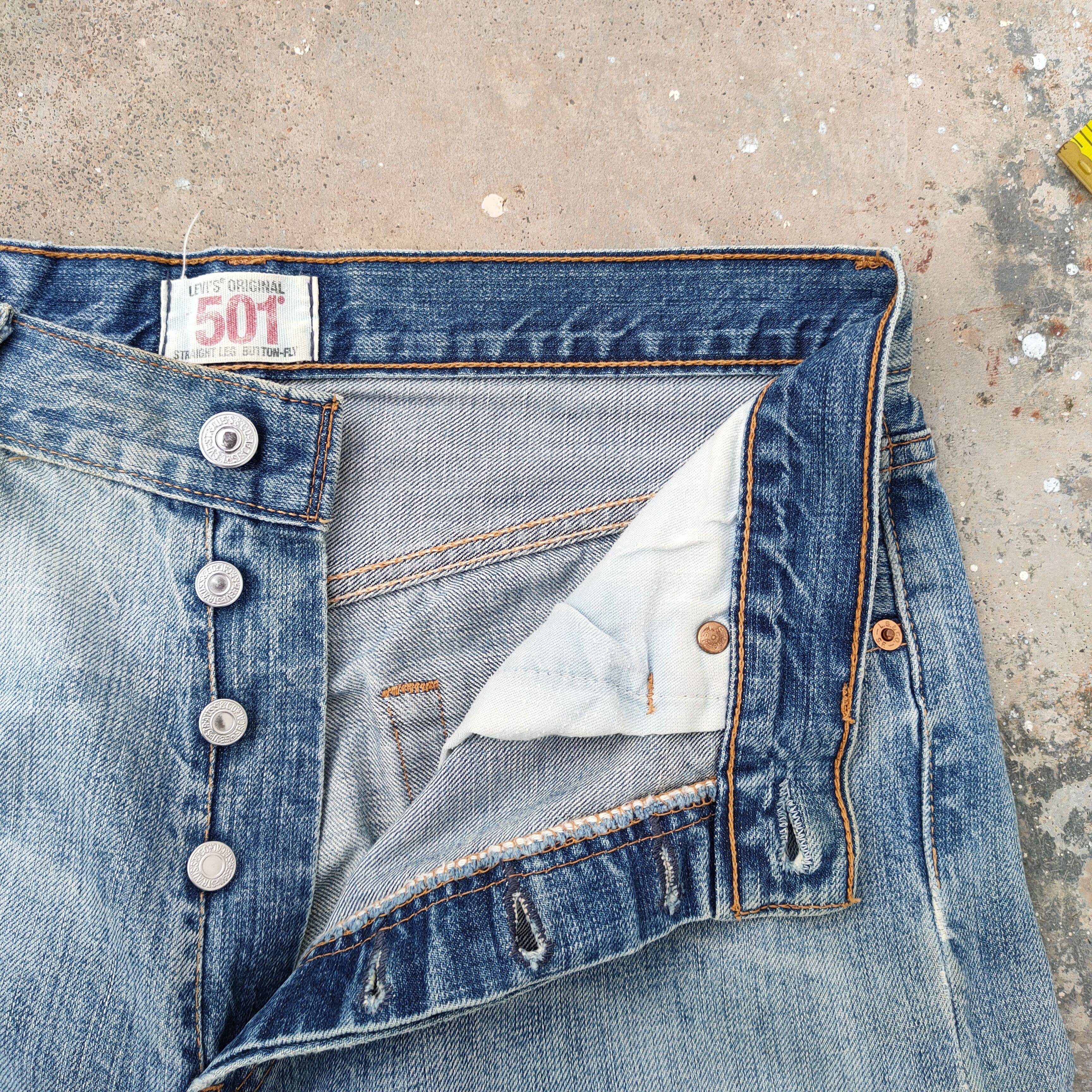 Levi's Vintage Clothing Vintage Levi's 501 Faded ripped jeans denim pants Size US 31 - 9 Thumbnail