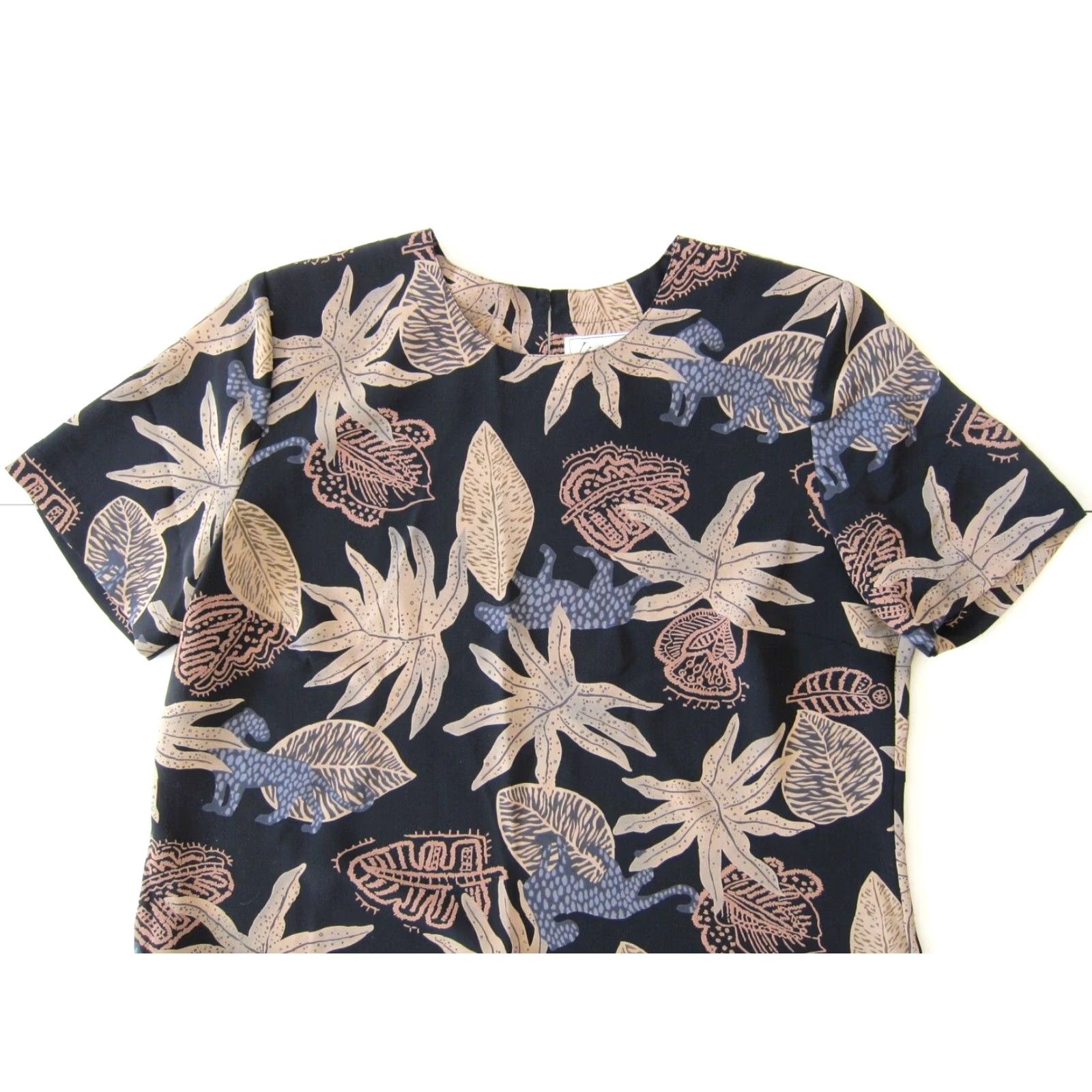 Vintage Kathy Che Black Brown Blue Tiger Floral Crew Neck Short Sleeve Tunic Blouse M Women Shirt Blouse Tiger Floral Crew Neck Short Sleeve Tunic Blouse M Size M / US 6-8 / IT 42-44 - 7 Thumbnail